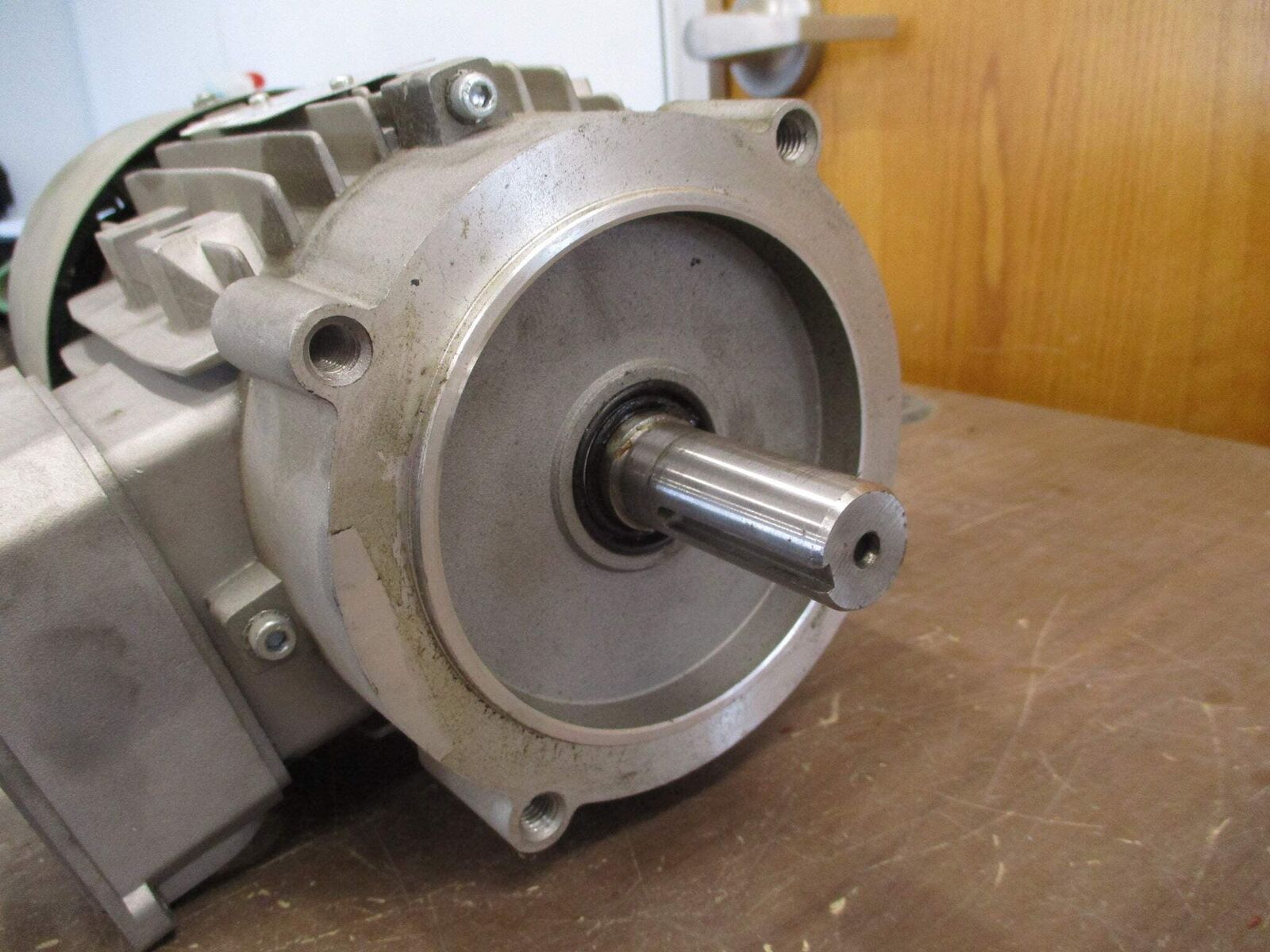 Motovario Motor 1611091006 2HP 230-460V 2.98/5.96A 60Hz *No Wire Box Cover* Used