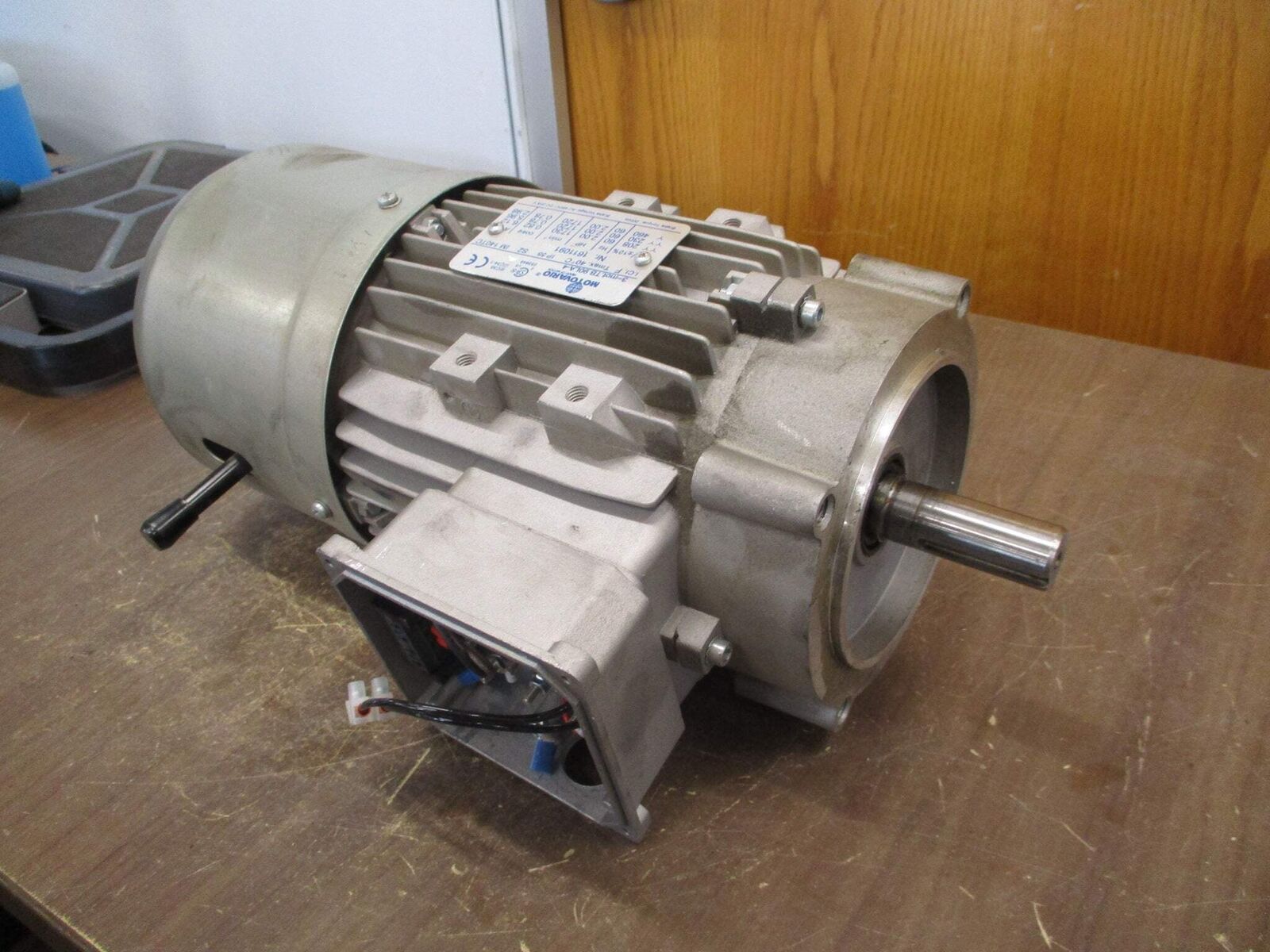 Motovario Motor 1611091006 2HP 230-460V 2.98/5.96A 60Hz *No Wire Box Cover* Used