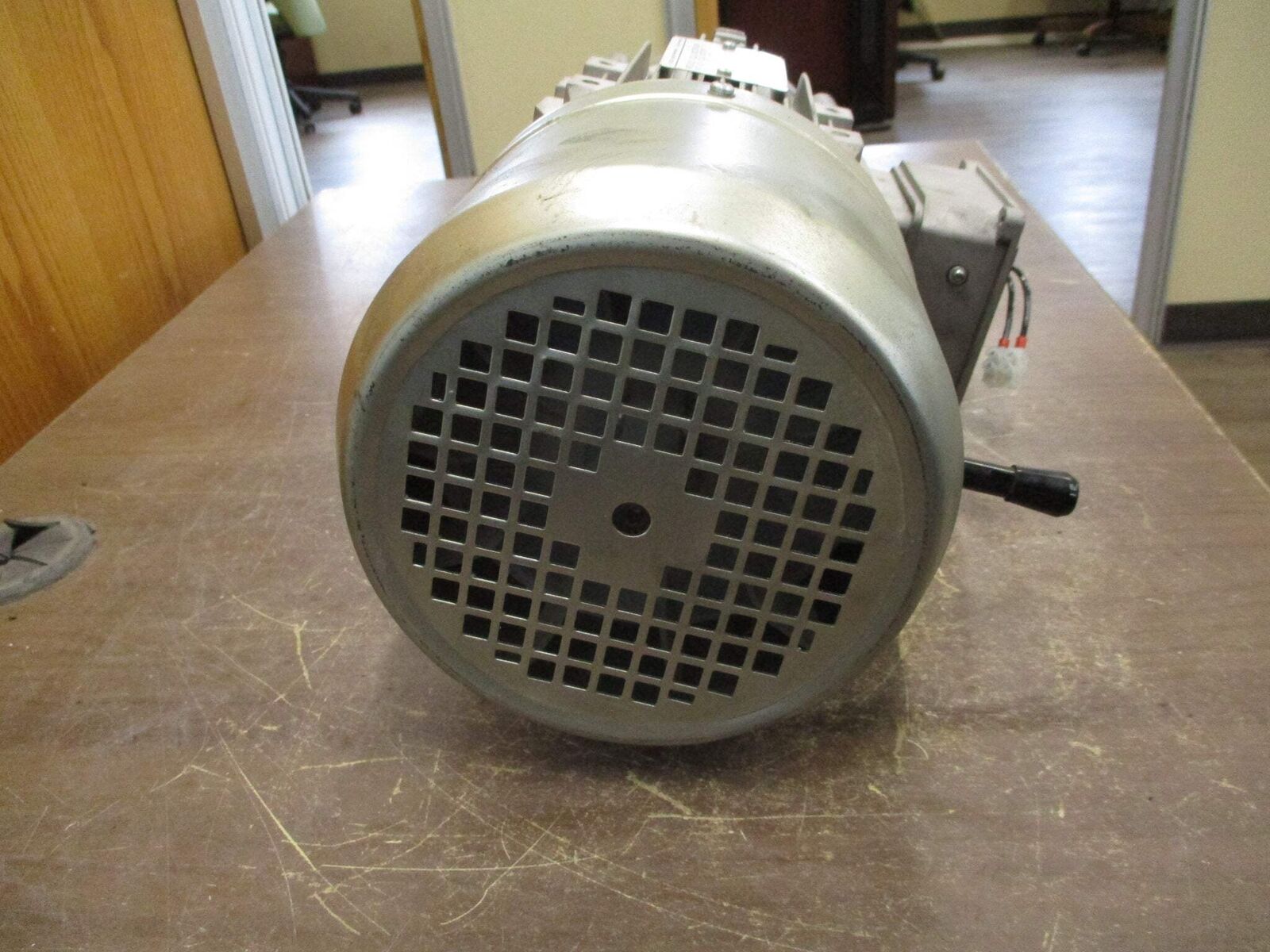 Motovario Motor 1611091006 2HP 230-460V 2.98/5.96A 60Hz *No Wire Box Cover* Used
