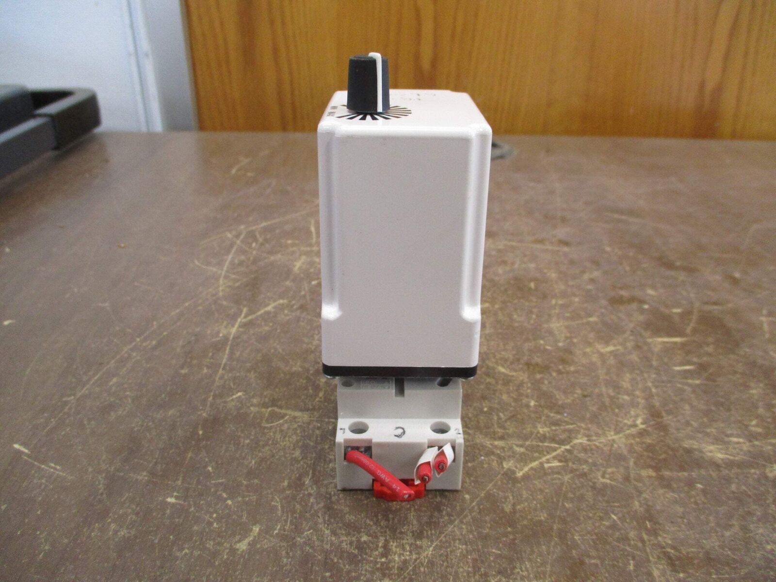 Square D Timing Relay 9050 JCK11V20 Ser. F Range: 0.1-10 Sec w/ Base Used