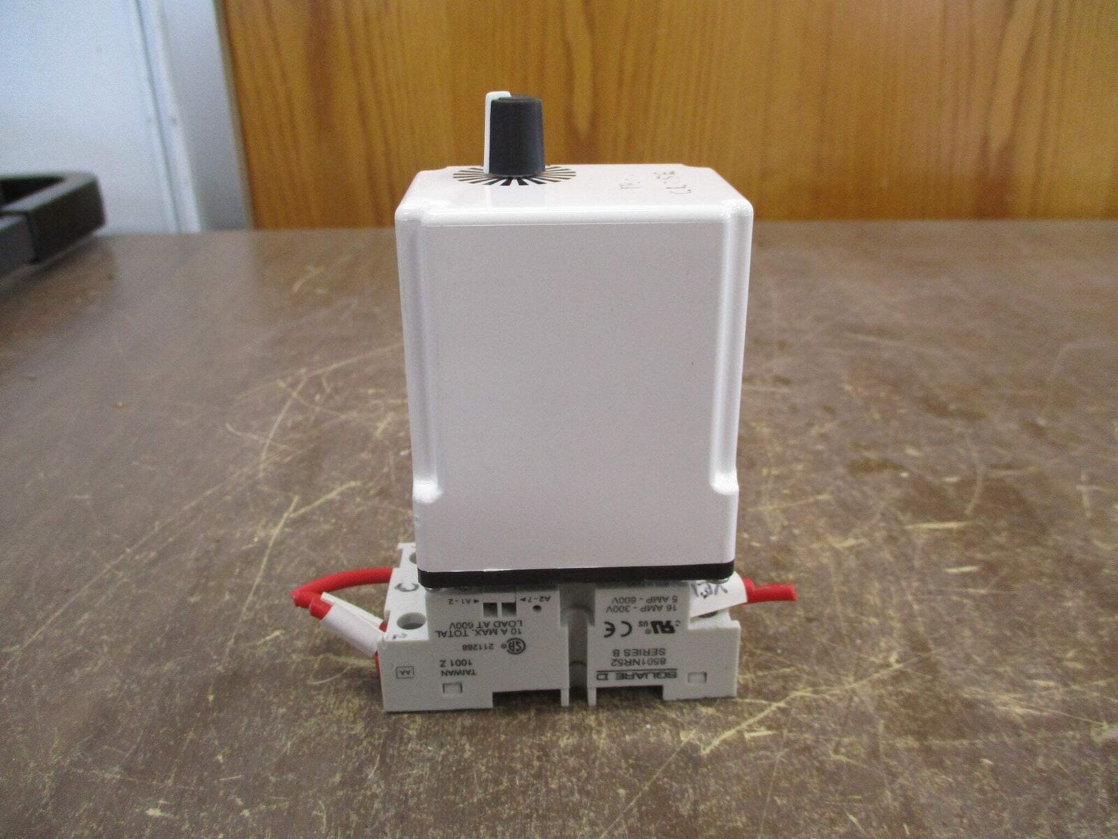 Square D Timing Relay 9050 JCK11V20 Ser. F Range: 0.1-10 Sec w/ Base Used