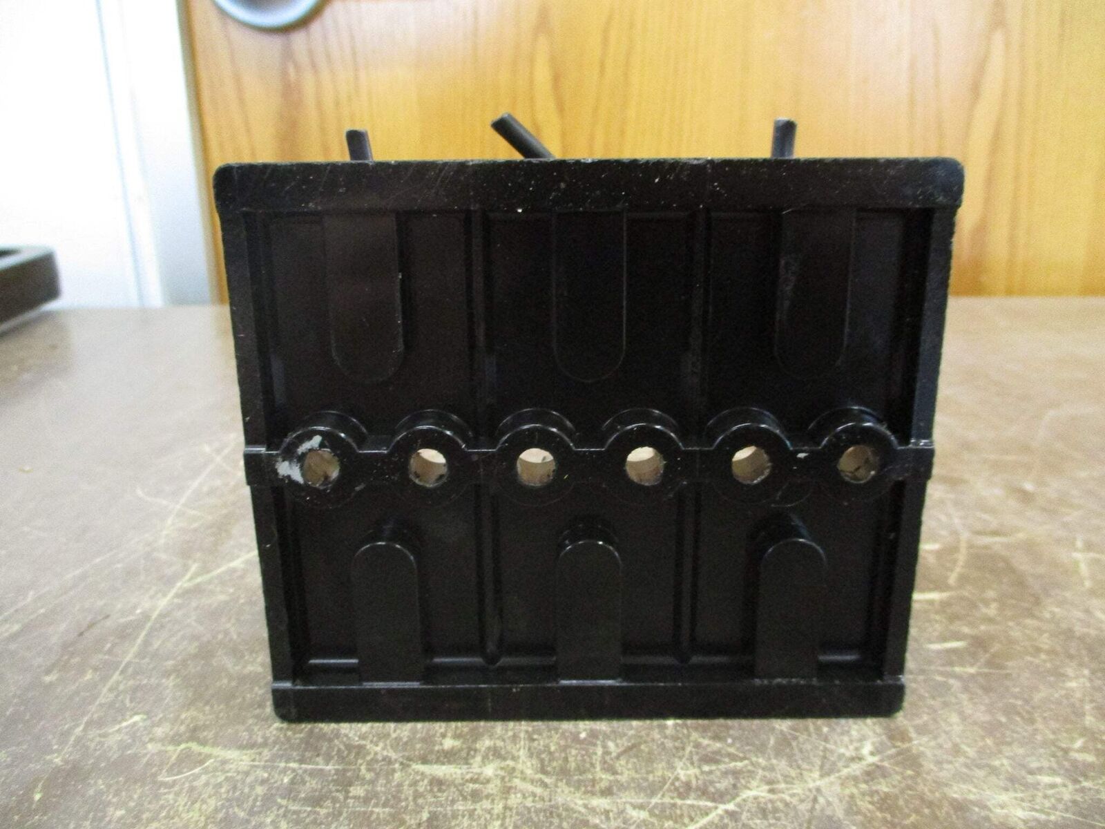 GE Fuseholder 0108C9633G5 30A 600V 3P *Missing (3) Terminal Screws* Used