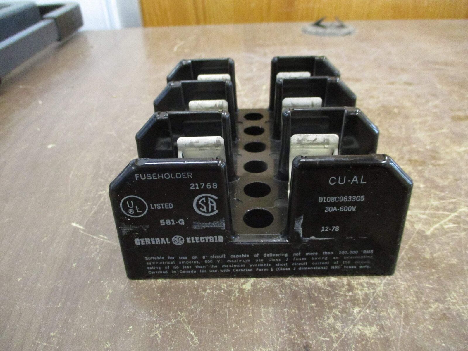 GE Fuseholder 0108C9633G5 30A 600V 3P *Missing (3) Terminal Screws* Used