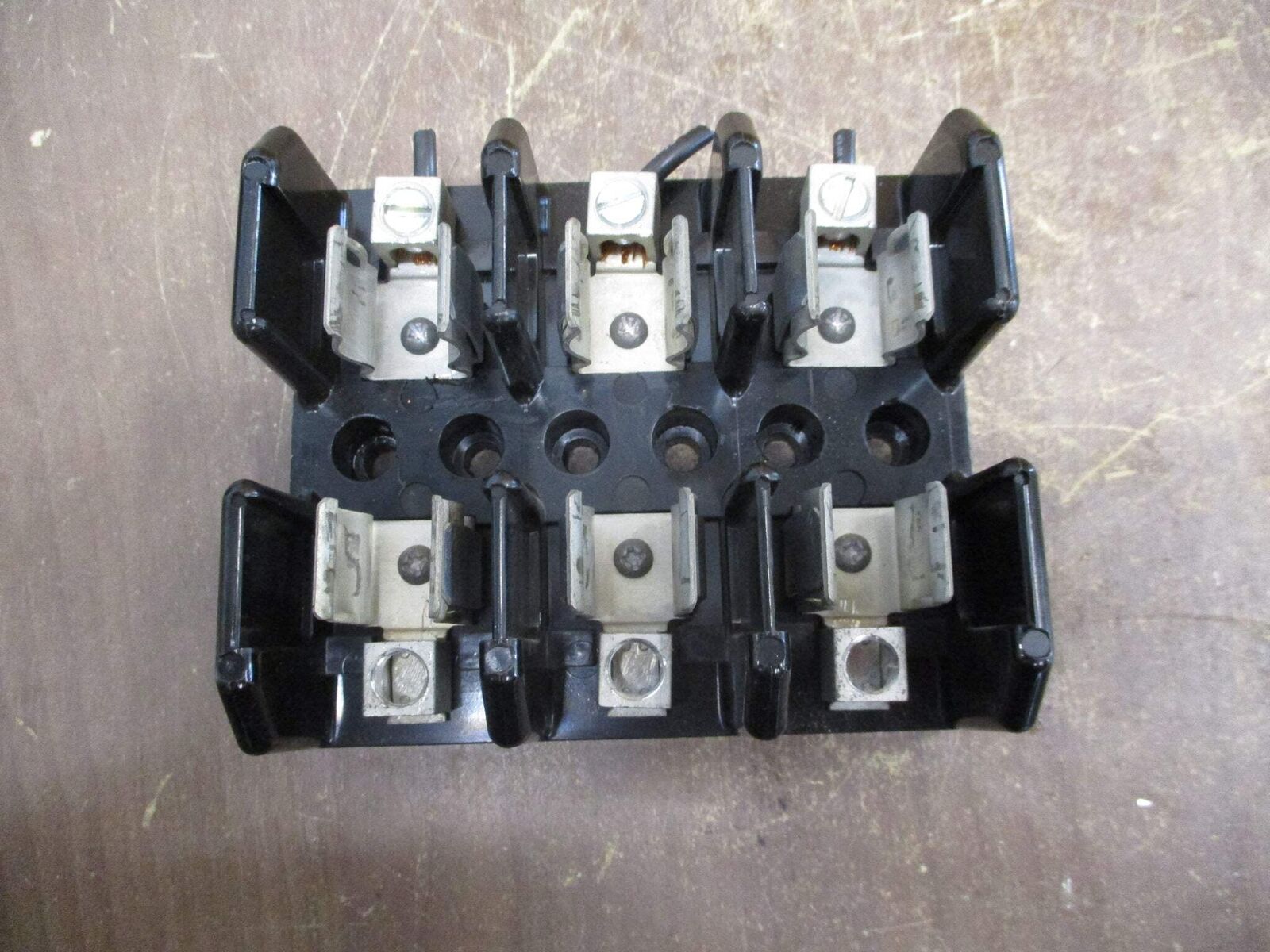 GE Fuseholder 0108C9633G5 30A 600V 3P *Missing (3) Terminal Screws* Used