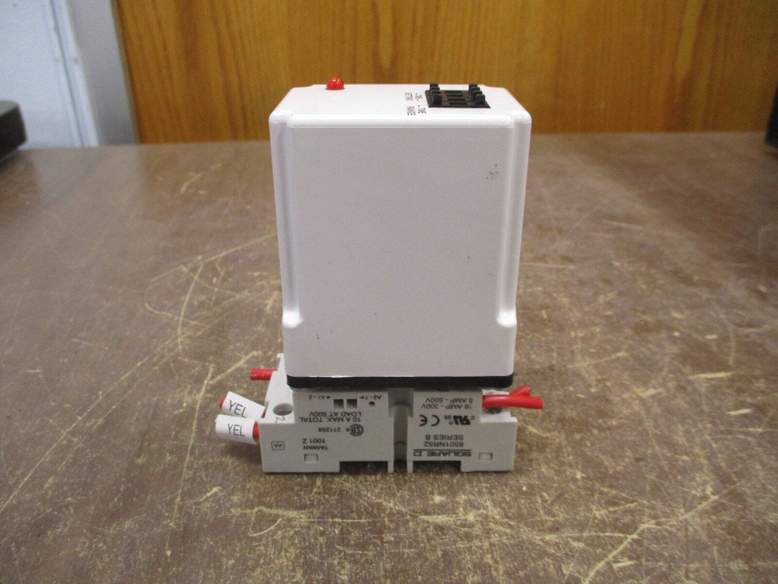 Square D Timing Relay 9050 JCK60V20 Ser. E Range: 0.05 Sec - 999 Hr w/ Base Used