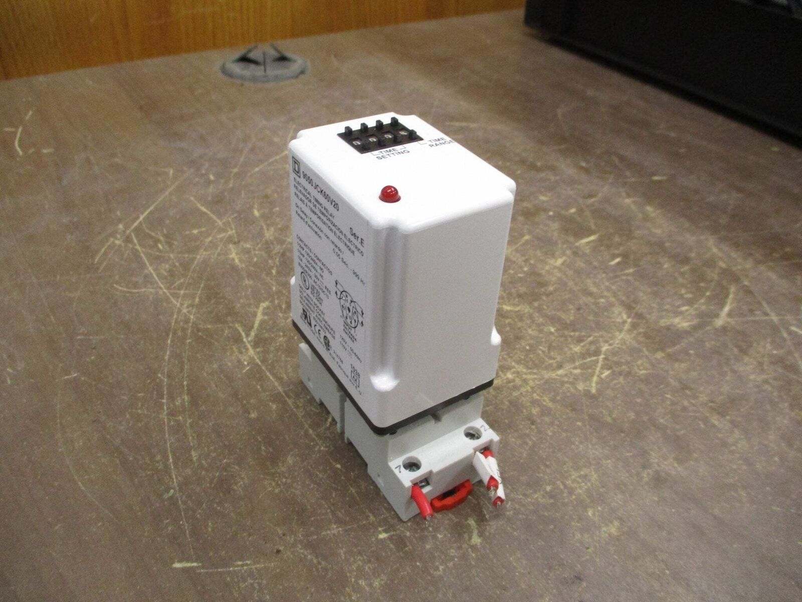 Square D Timing Relay 9050 JCK60V20 Ser. E Range: 0.05 Sec - 999 Hr w/ Base Used