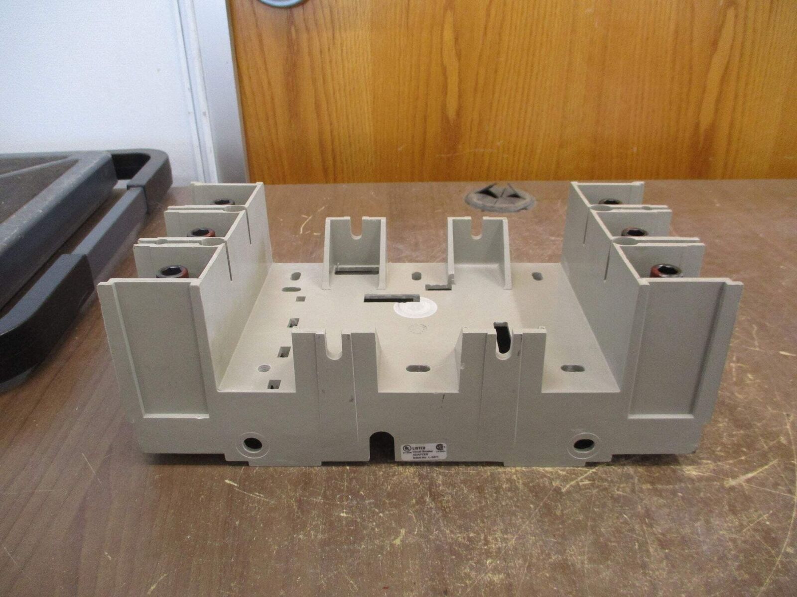 Merlin Gerin Circuit Breaker Plug-In Adapter L-5371 For NSJ400A Breaker Used
