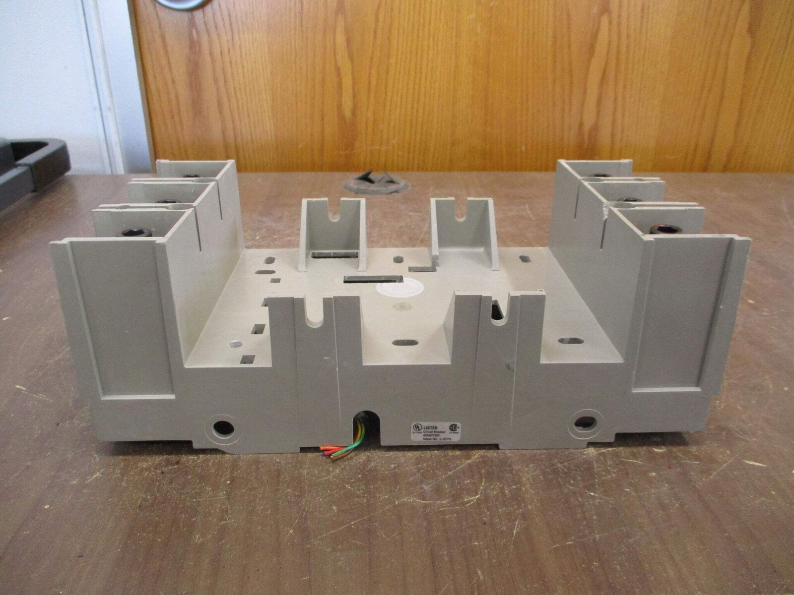 Merlin Gerin Circuit Breaker Plug-In Adapter L-5770 For NSJ400A Breaker Used