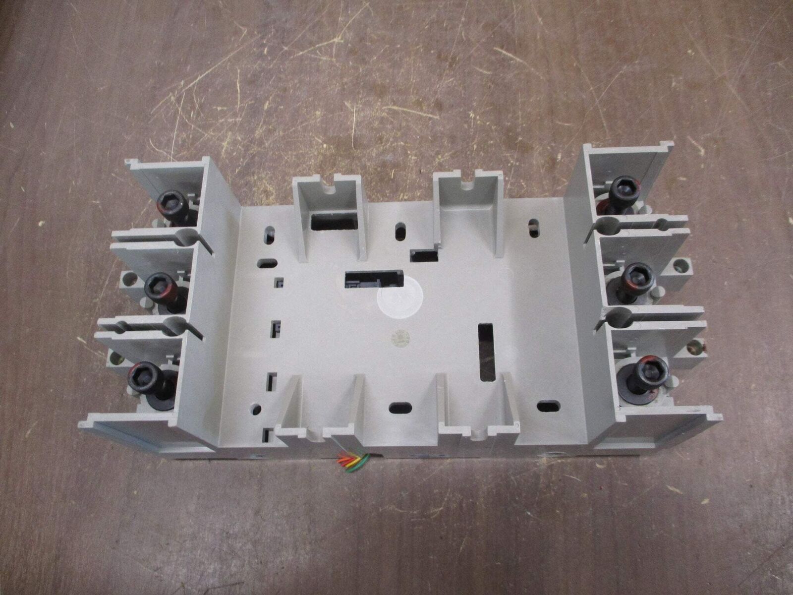 Merlin Gerin Circuit Breaker Plug-In Adapter L-5770 For NSJ400A Breaker Used