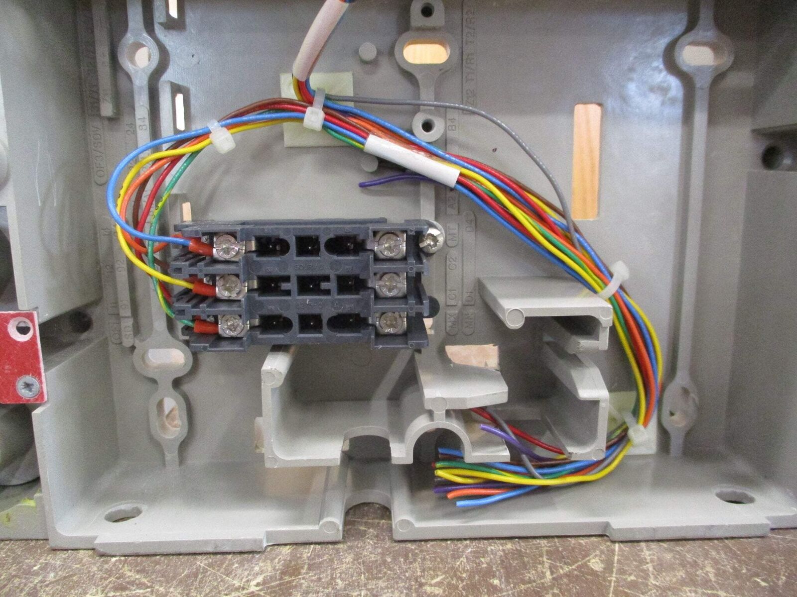 Merlin Gerin Circuit Breaker Plug-In Adapter L-5770 For NSJ400A Breaker Used