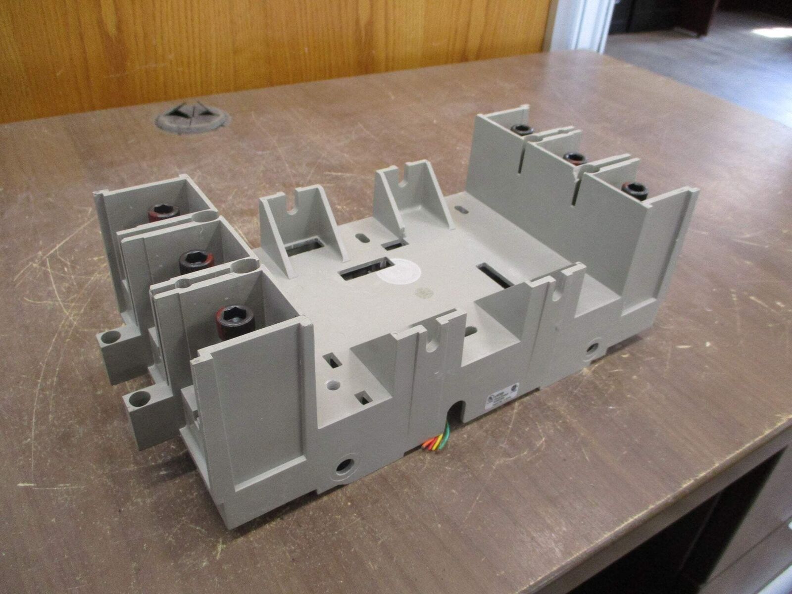 Merlin Gerin Circuit Breaker Plug-In Adapter L-5770 For NSJ400A Breaker Used