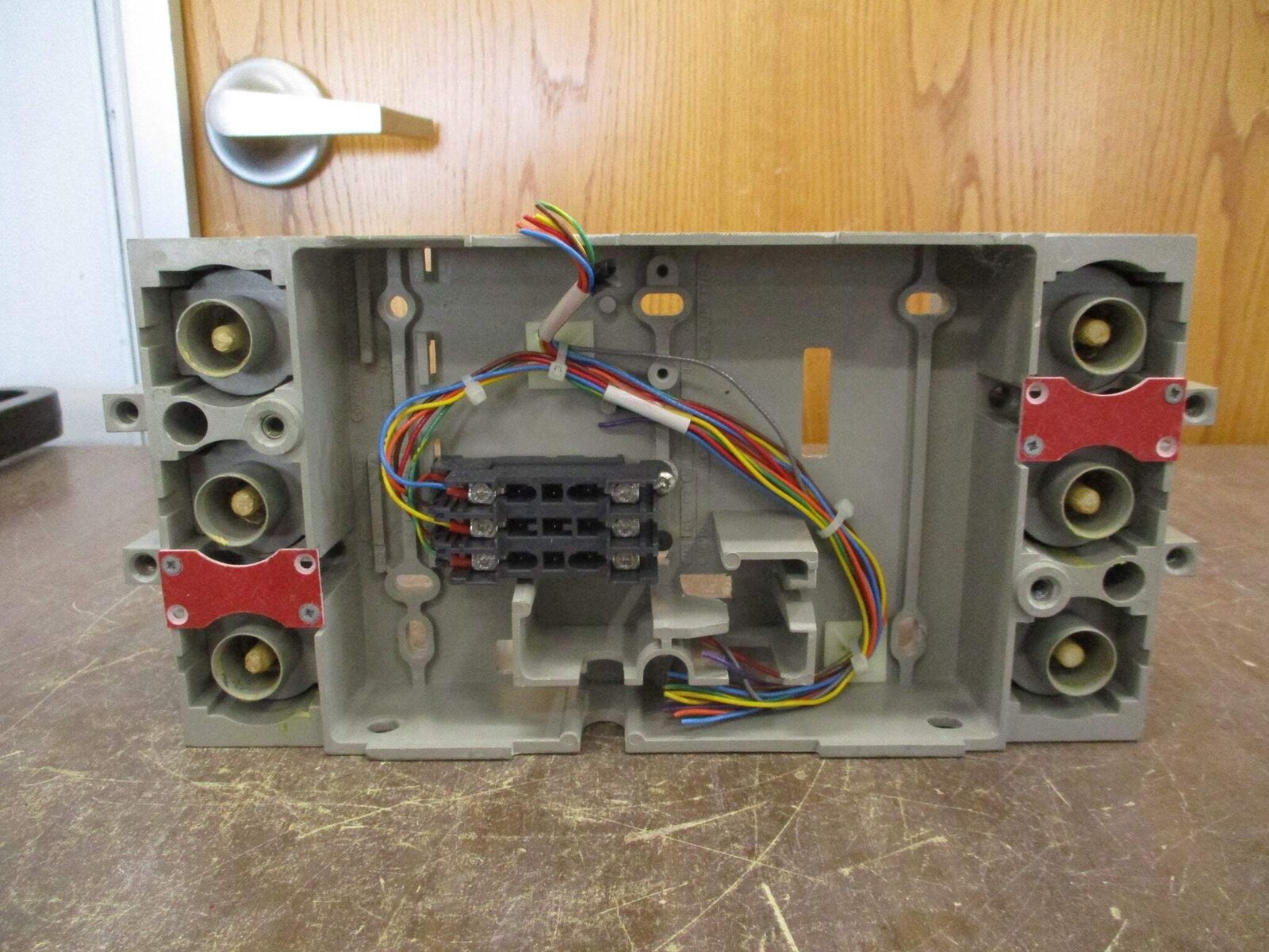 Merlin Gerin Circuit Breaker Plug-In Adapter L-5770 For NSJ400A Breaker Used