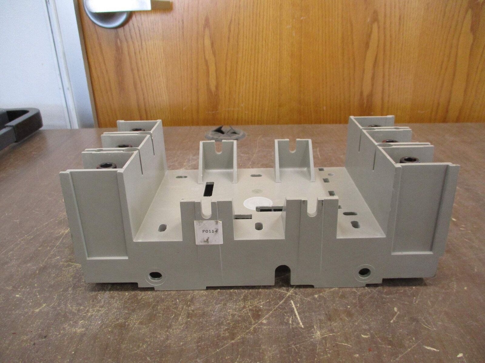 Merlin Gerin Circuit Breaker Plug-In Adapter L-5770 For NSJ400A Breaker Used