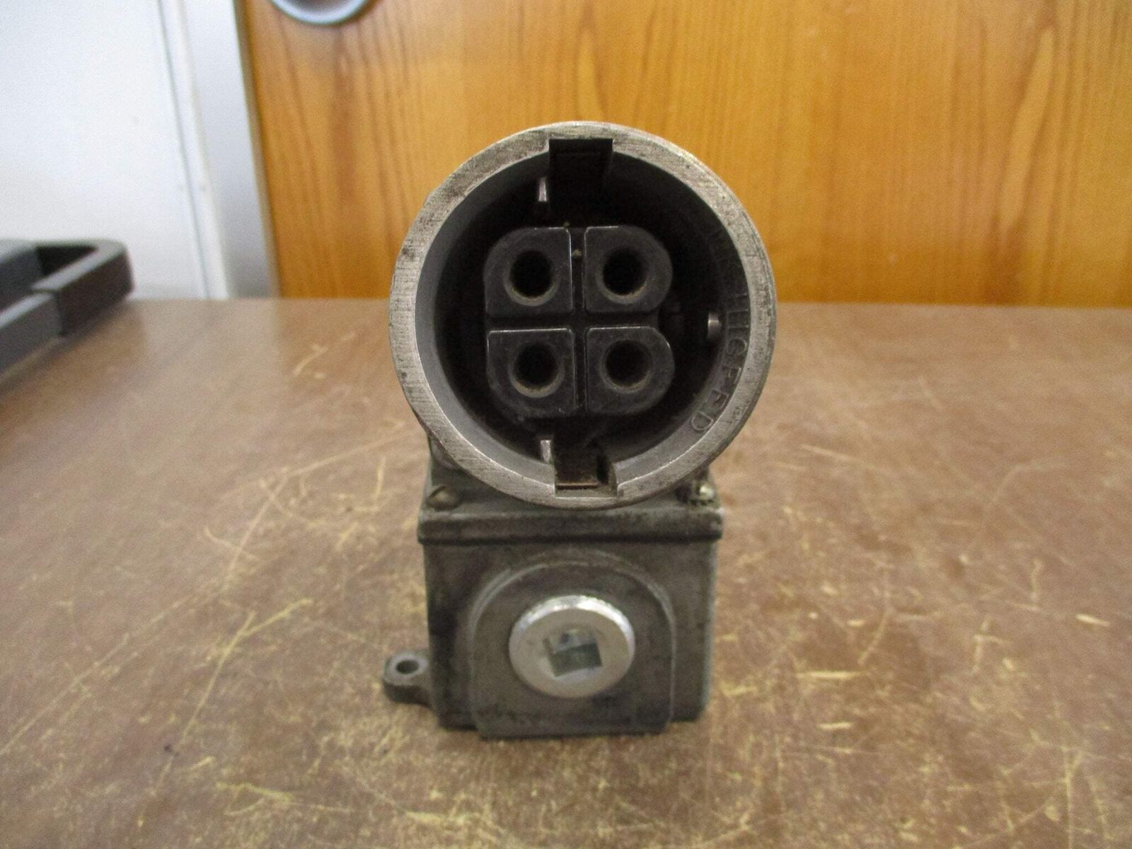 Russellstoll Receptacle JRS334H/RCPT 30A 250/600V W/Base & Angle Adapter *No Cov