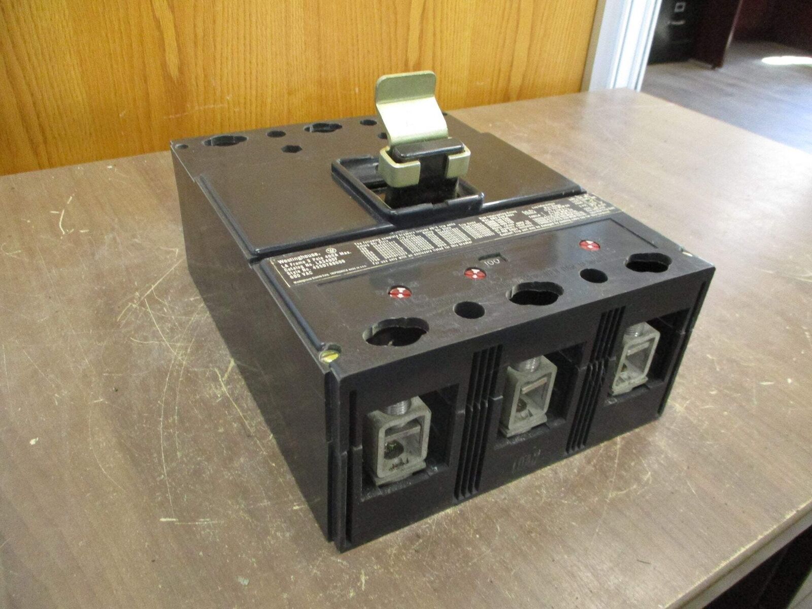 Westinghouse Circuit Breaker LA3400F 100A Trip 600V 3P Used