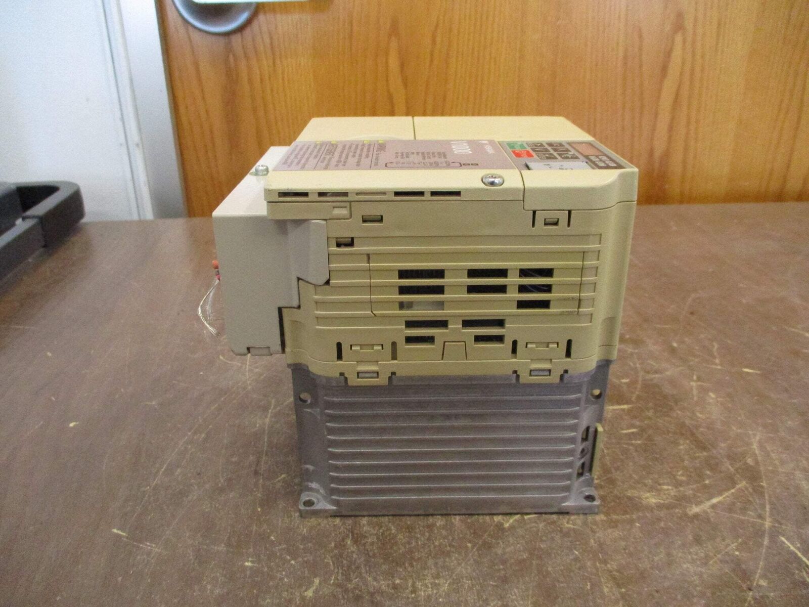 Yaskawa V1000 AC Drive CIMR-VU4A0011FAA 7.5HP 3Ph Used