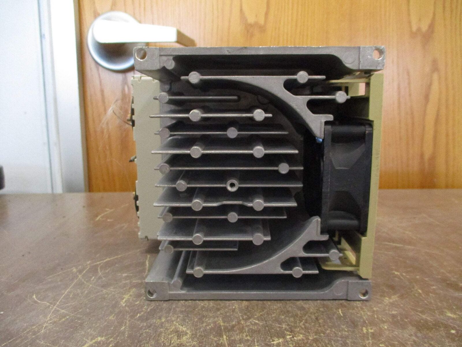 Yaskawa V1000 AC Drive CIMR-VU4A0011FAA 7.5HP 3Ph Used