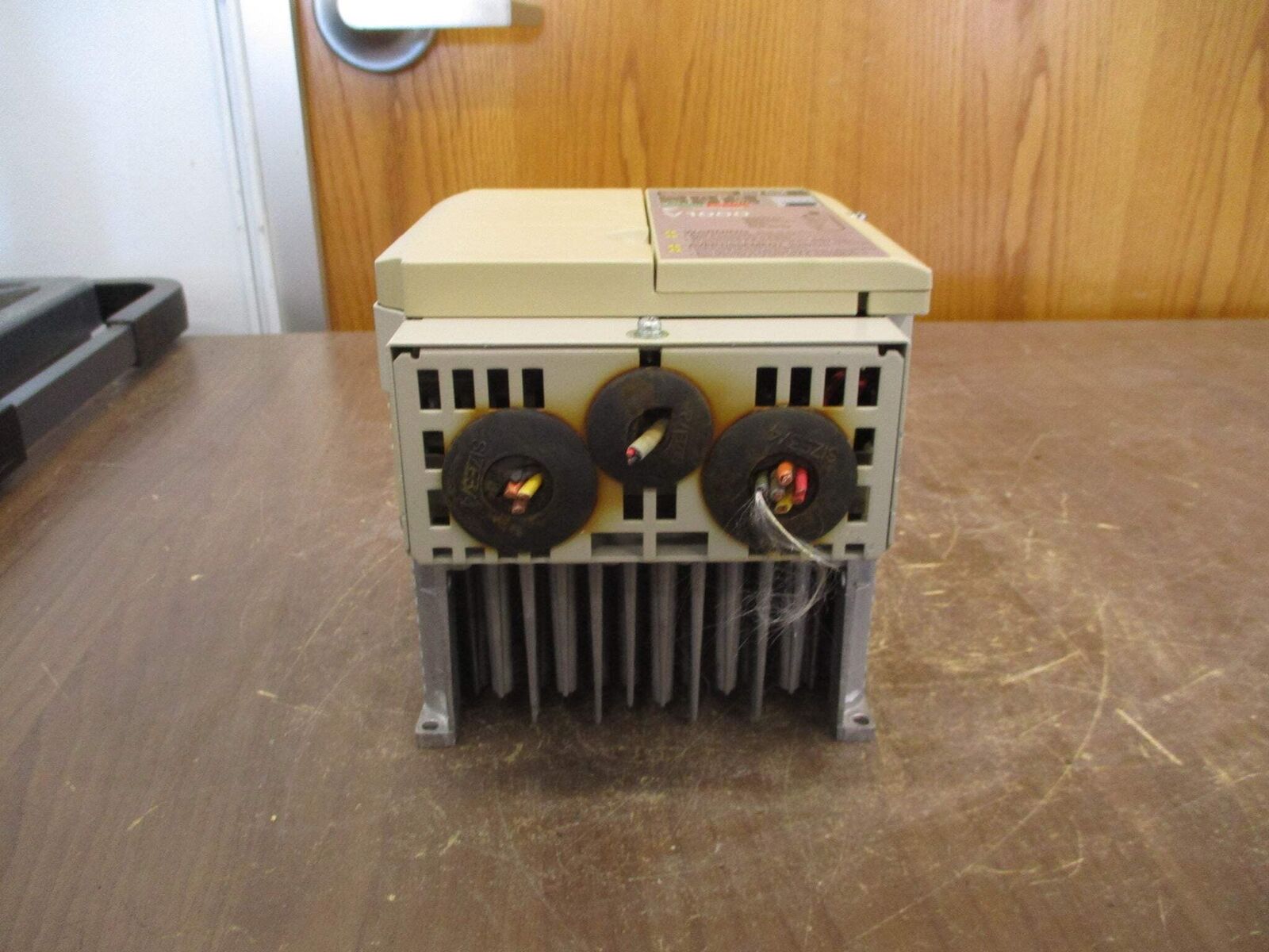 Yaskawa V1000 AC Drive CIMR-VU4A0011FAA 7.5HP 3Ph Used