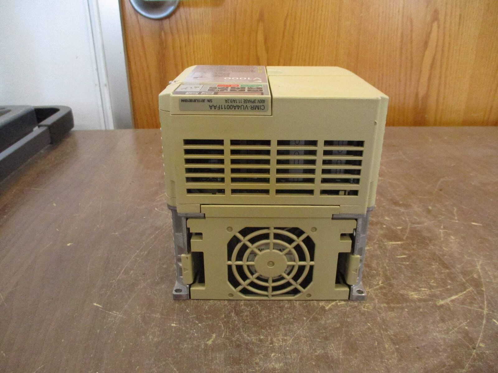 Yaskawa V1000 AC Drive CIMR-VU4A0011FAA 7.5HP 3Ph Used