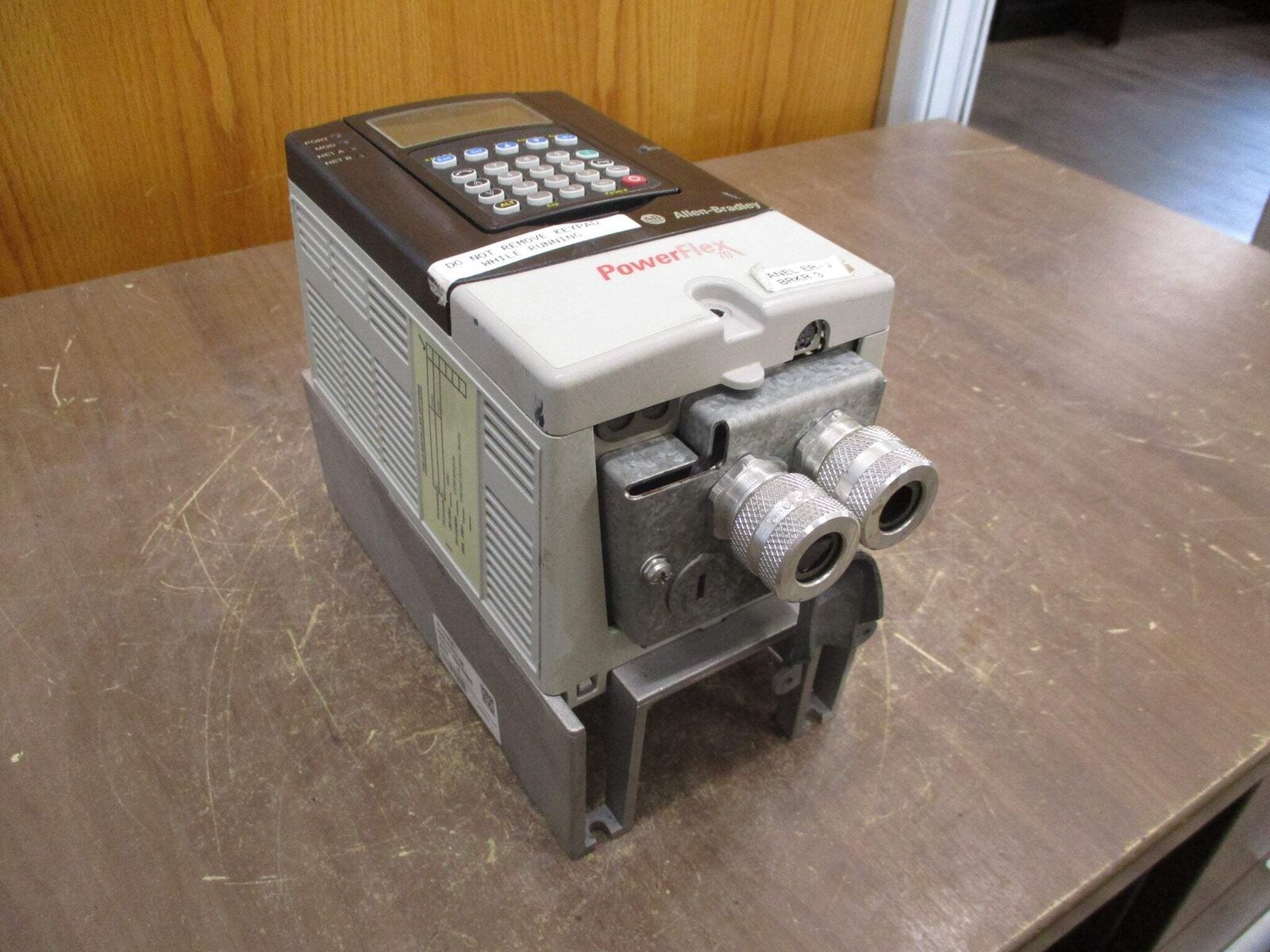 Allen-Bradley PowerFlex 70 AC Drive 20AD1P1A0AYNNDNN 0.5HP 3Ph w/ Keypad Used