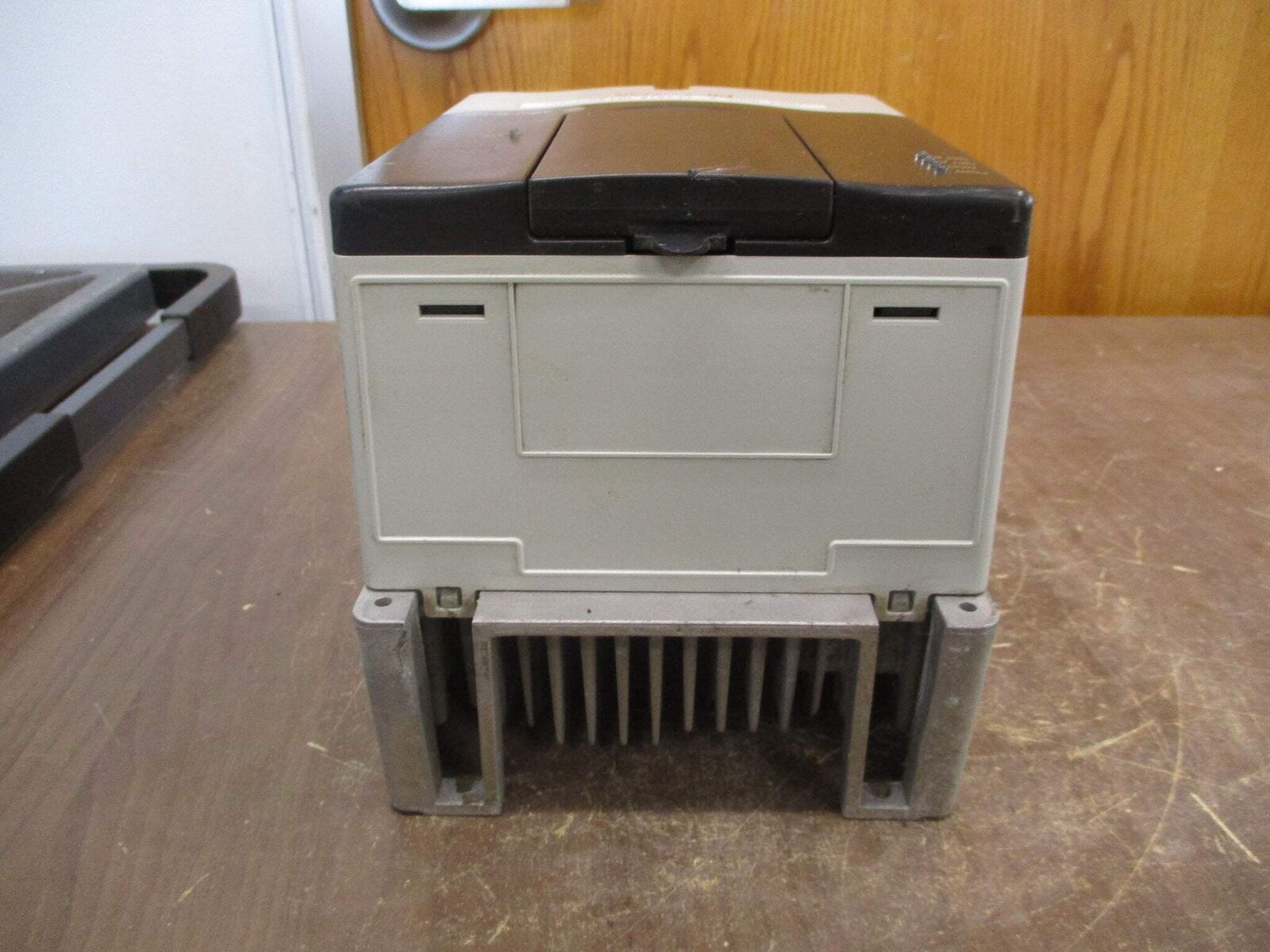 Allen-Bradley PowerFlex 70 AC Drive 20AD8P0A0AYNNNNN 5HP 3Ph *No Keypad* Used