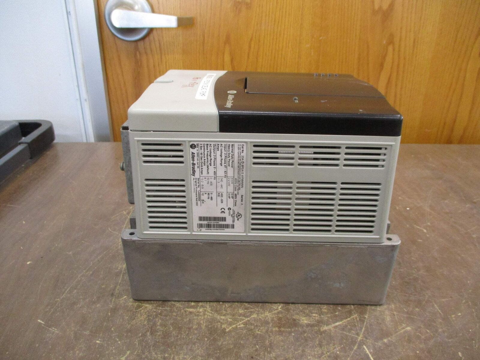 Allen-Bradley PowerFlex 70 AC Drive 20AD8P0A0AYNNNNN 5HP 3Ph *No Keypad* Used