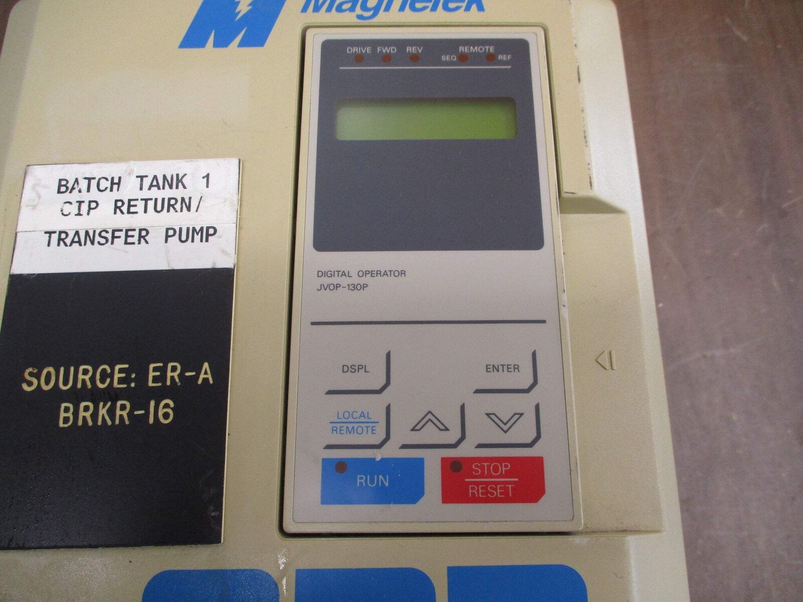 MagneTek GPD 506 AC Drive GPD506V-B014 10HP 3Ph w/ Keypad *Broken Corner*
