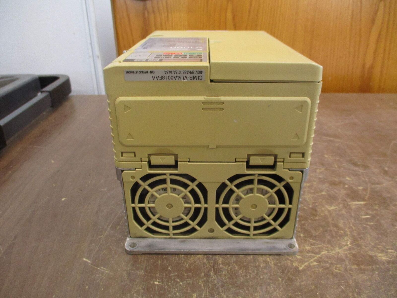 Yaskawa V1000 AC Drive CIMR-VU4A0018FAA 10HP 3Ph Used