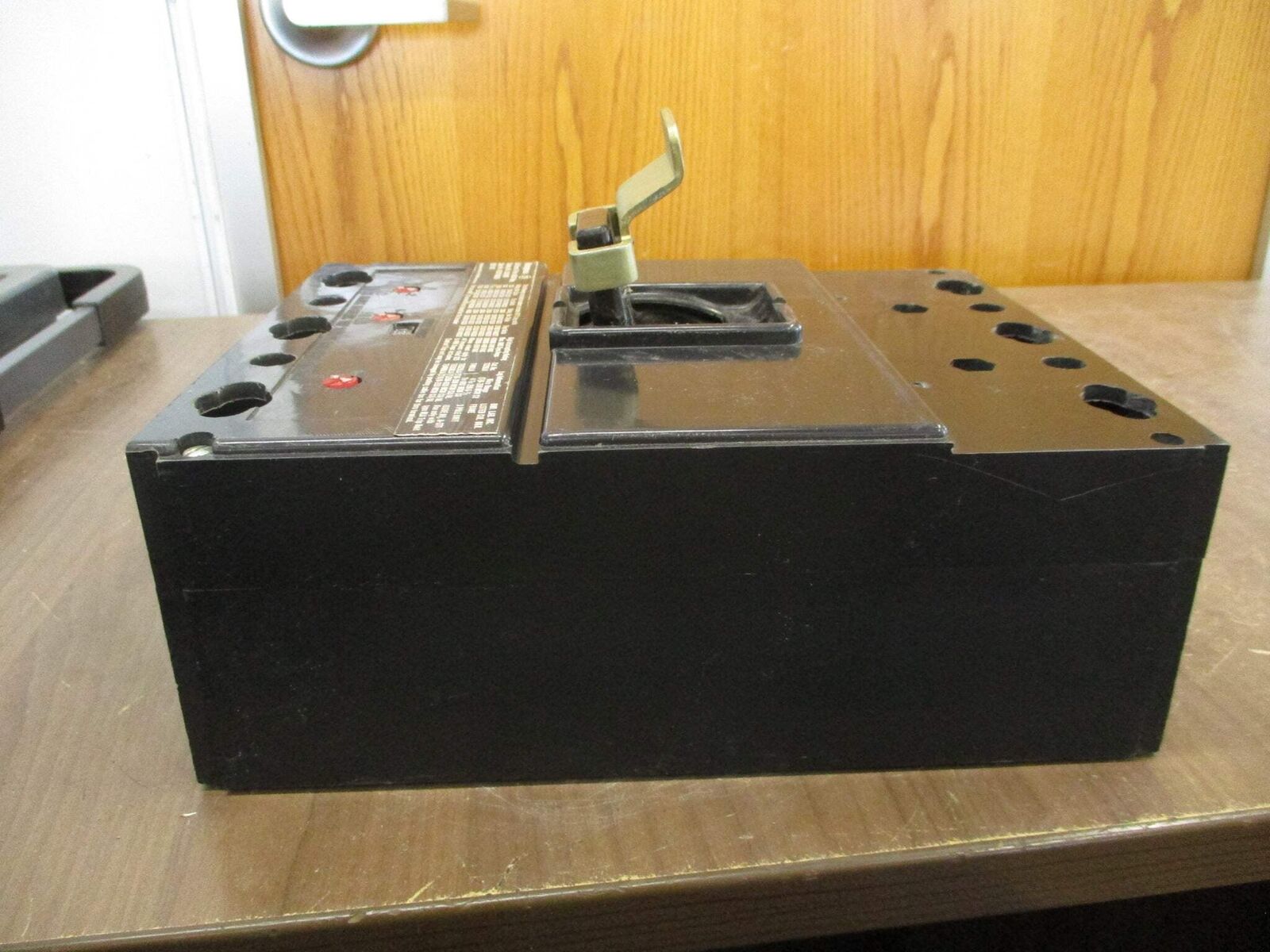 Westinghouse Circuit Breaker LA3400F 125A Trip 600V 3P Used