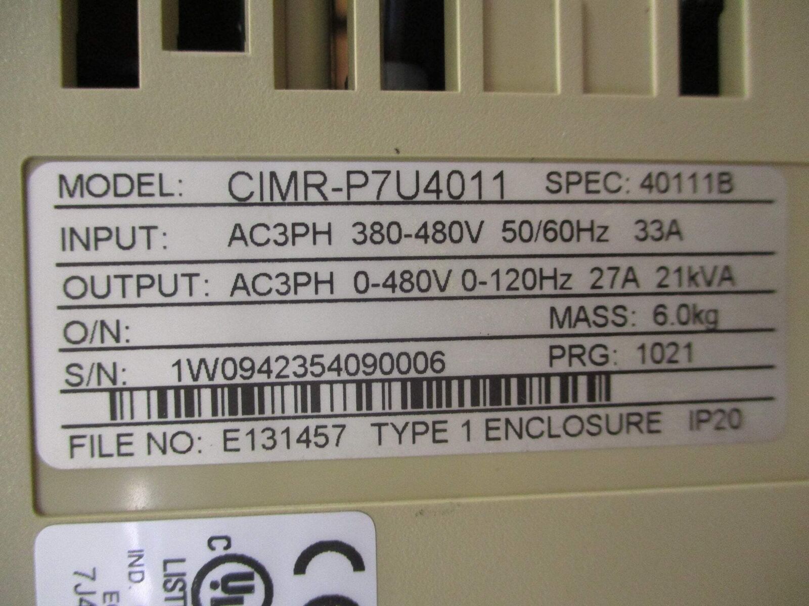 Yaskawa Varispeed P7 AC Drive CIMR-P7U4011 20HP 3Ph w/ Keypad *Broken Vent*