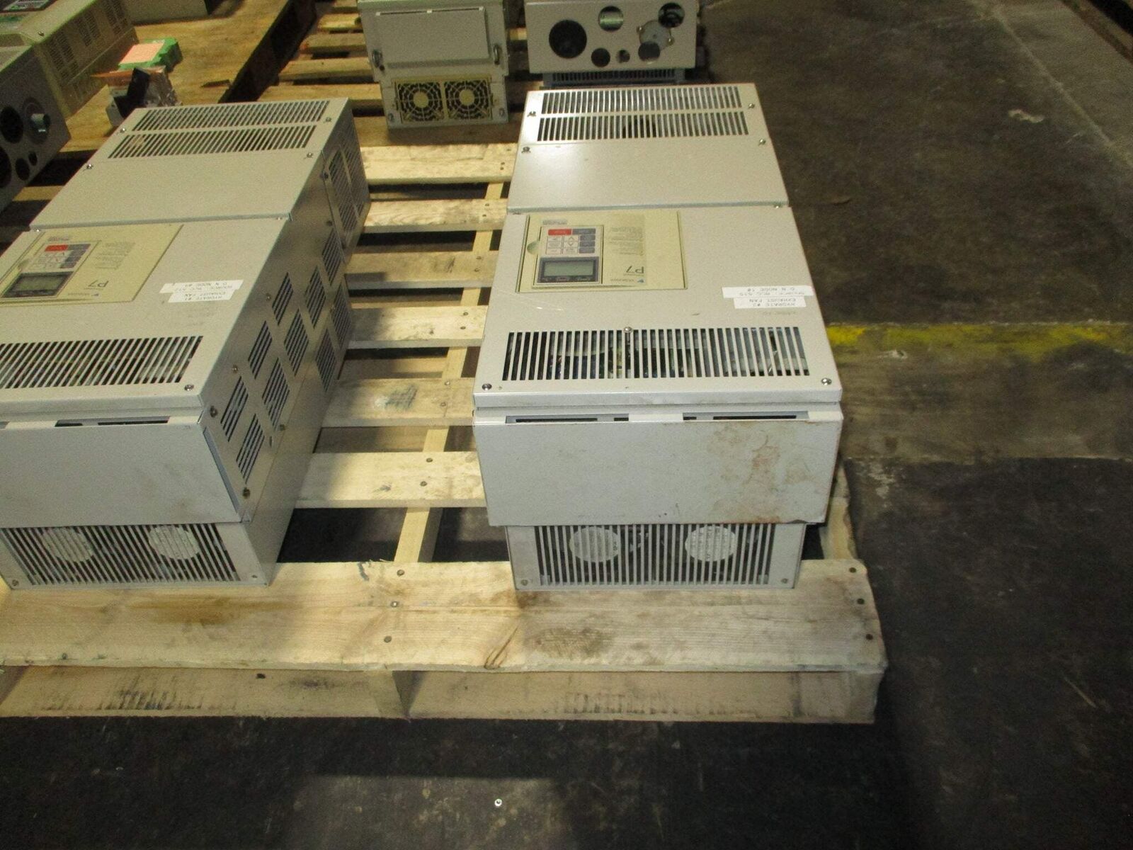 Yaskawa Varispeed P7 AC Drive CIMR-P7U4055 100HP 3Ph w/ Keypad Used