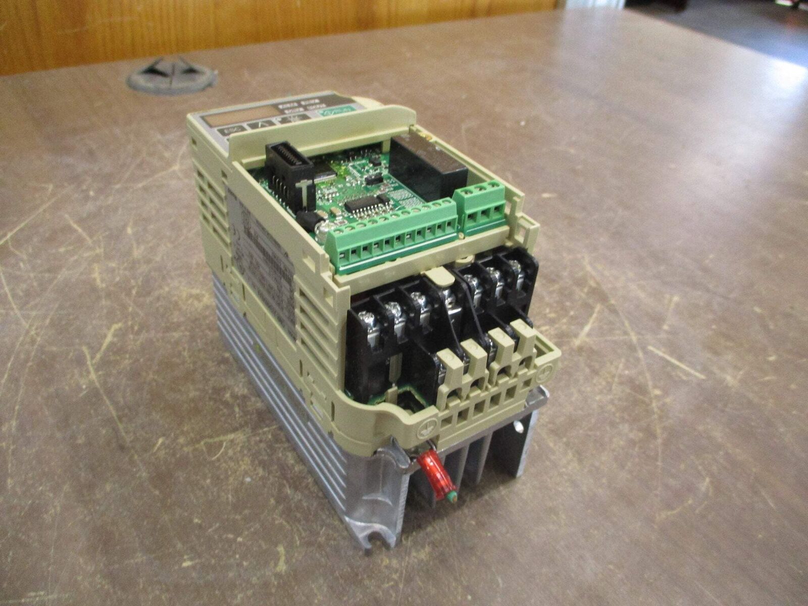 Yaskawa J1000 AC Drive CIMR-JU2A0004BAA 0.75HP 3Ph *No Cover* Used