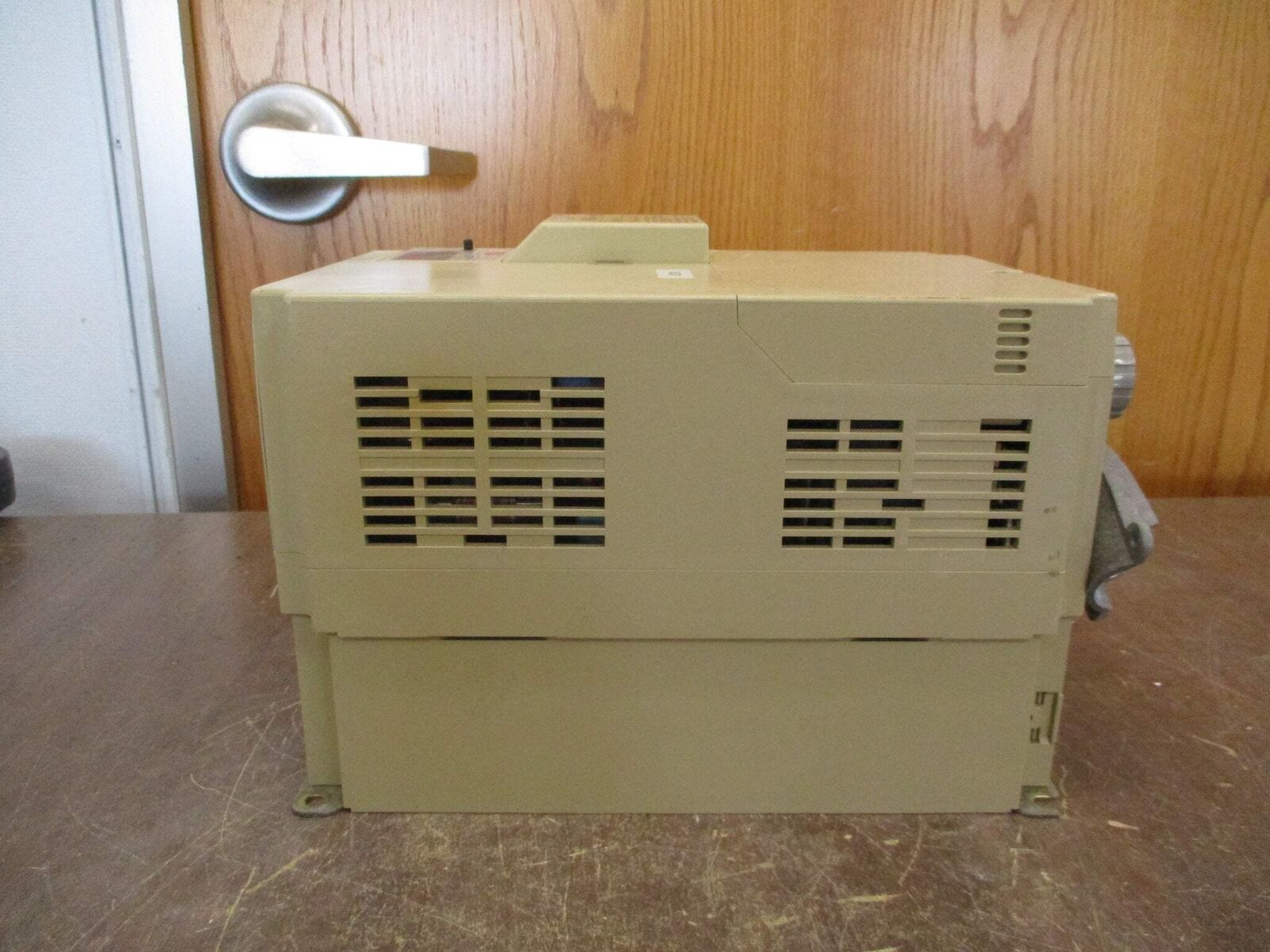 Yaskawa Varispeed V7N AC Drive CIMR-V7NU45P5 10HP 3Ph w/ Keypad *Missing Knob*