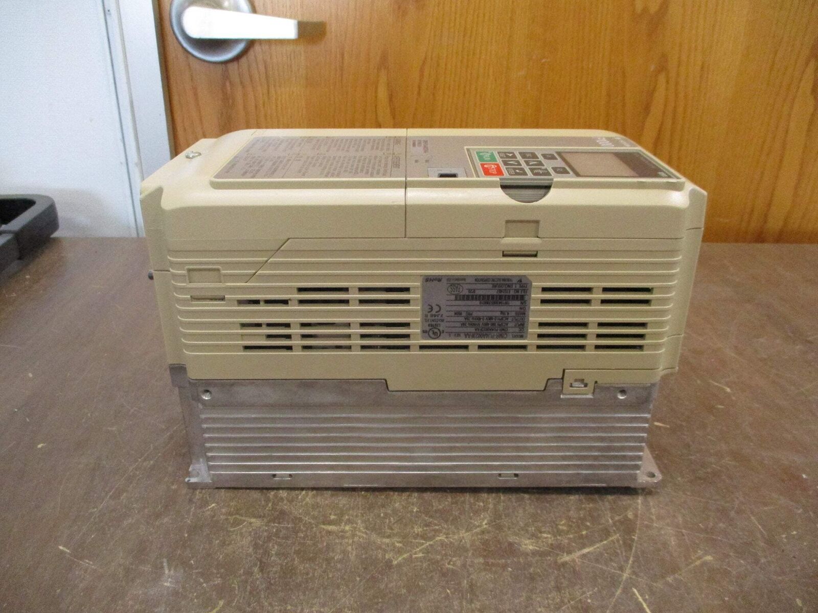 Yaskawa P1000 AC Drive CIMR-PU4A0023FAA 15HP 3Ph w/ Keypad Used