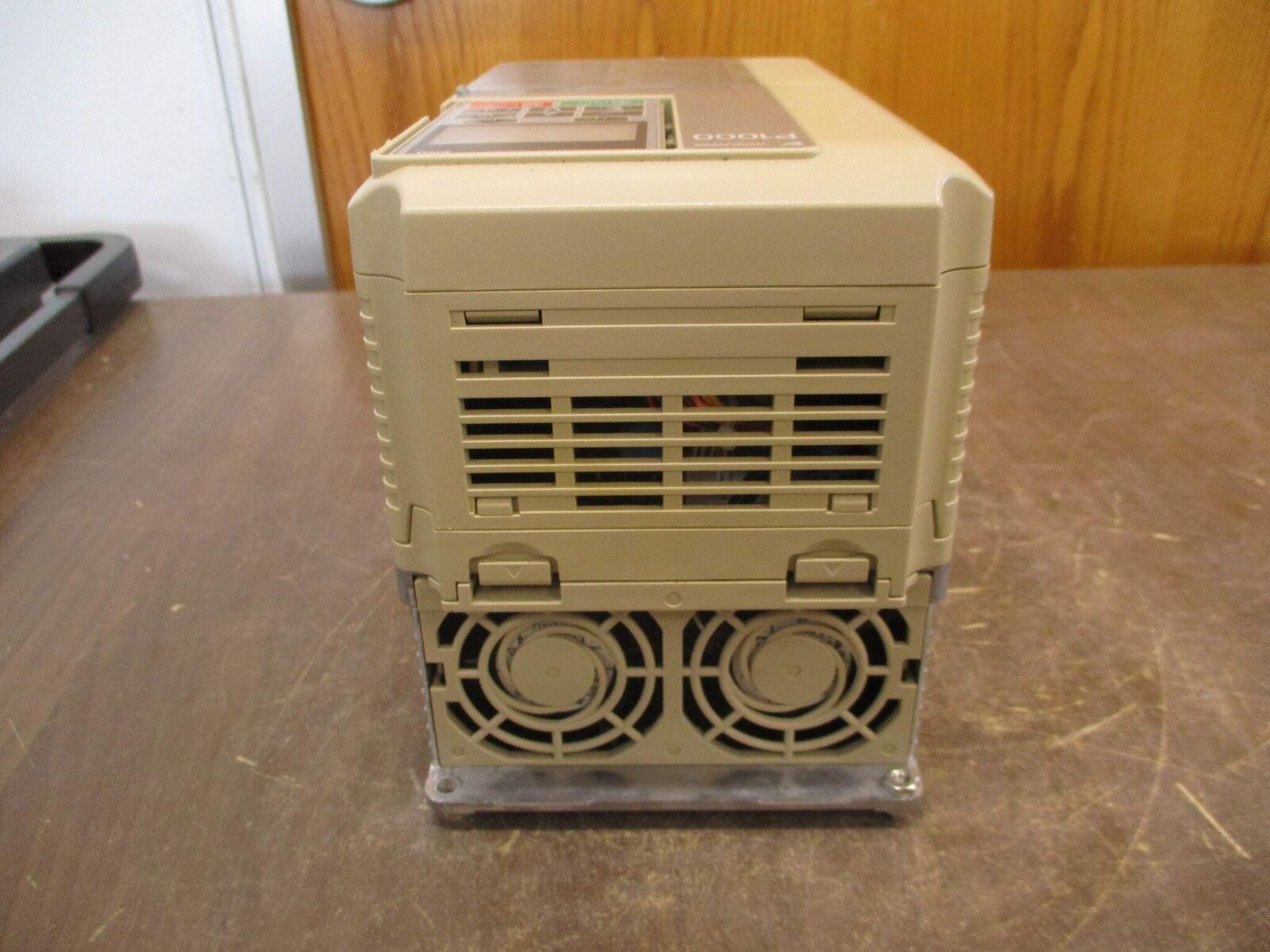 Yaskawa P1000 AC Drive CIMR-PU4A0023FAA 15HP 3Ph w/ Keypad Used