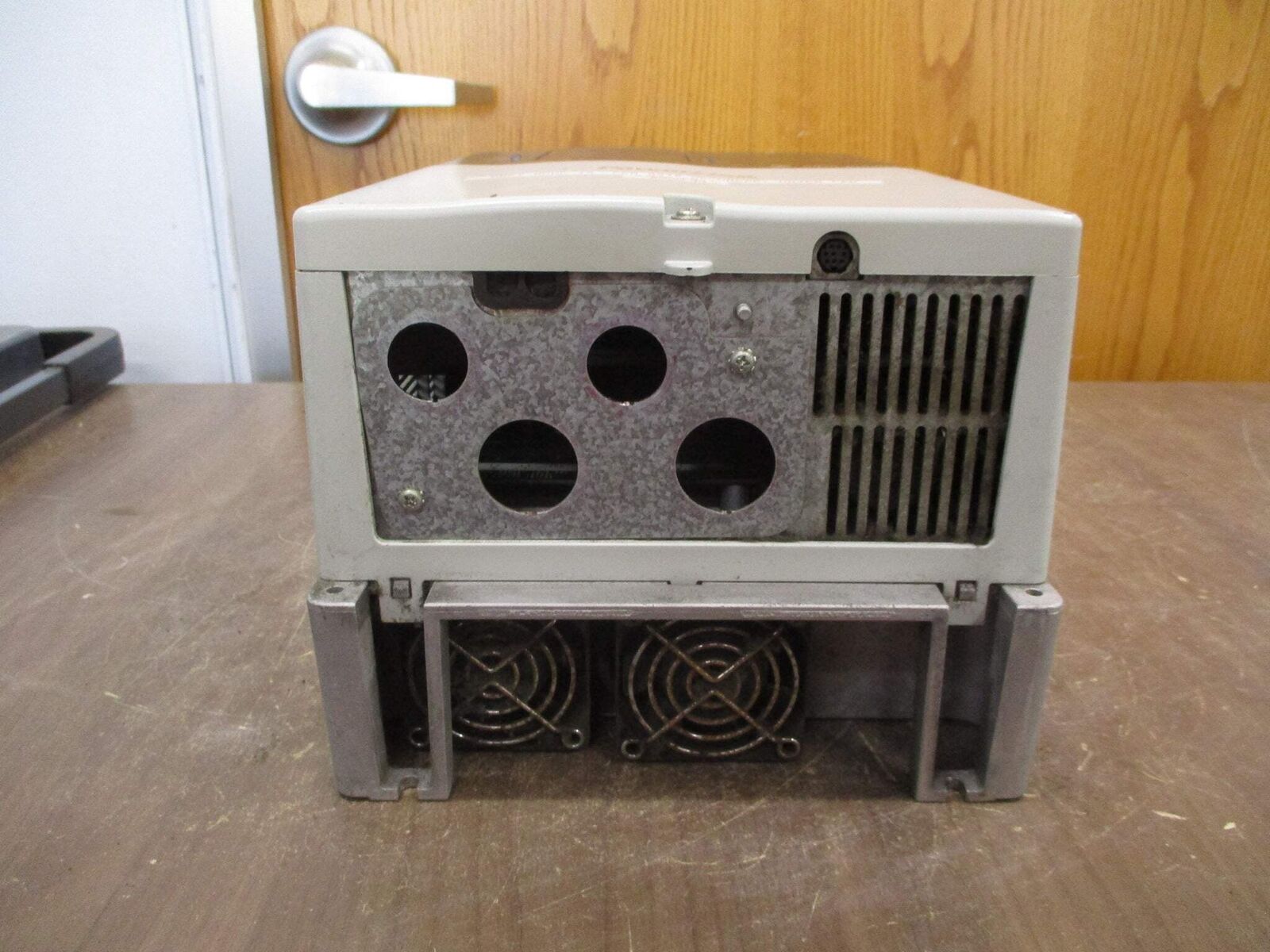 Allen-Bradley PowerFlex 70 AC Drive 20AD027A0AYNANNN 20HP 3Ph *No Keypad* Used