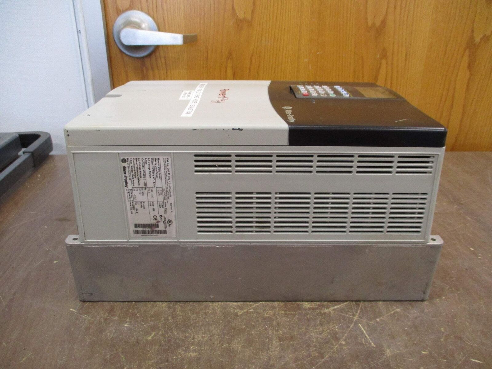 Allen-Bradley PowerFlex 70 AC Drive 20AD022A0AYNANNN 15HP 3Ph w/ Keypad Used