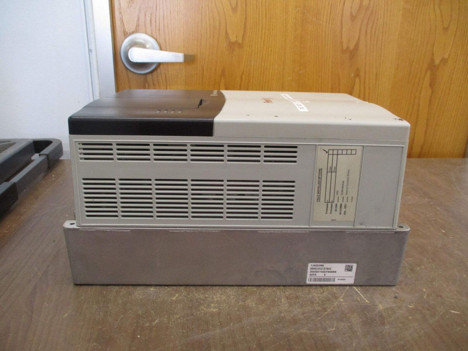 Allen-Bradley PowerFlex 70 AC Drive 20AD027A0AYNANNN 20HP 3Ph *No Keypad* Used