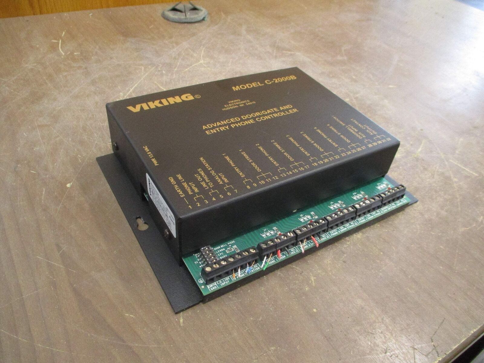 Viking C-2000B Advanced Door/Gate & Entry Phone Controller 261325C Ren: 1.1B Use