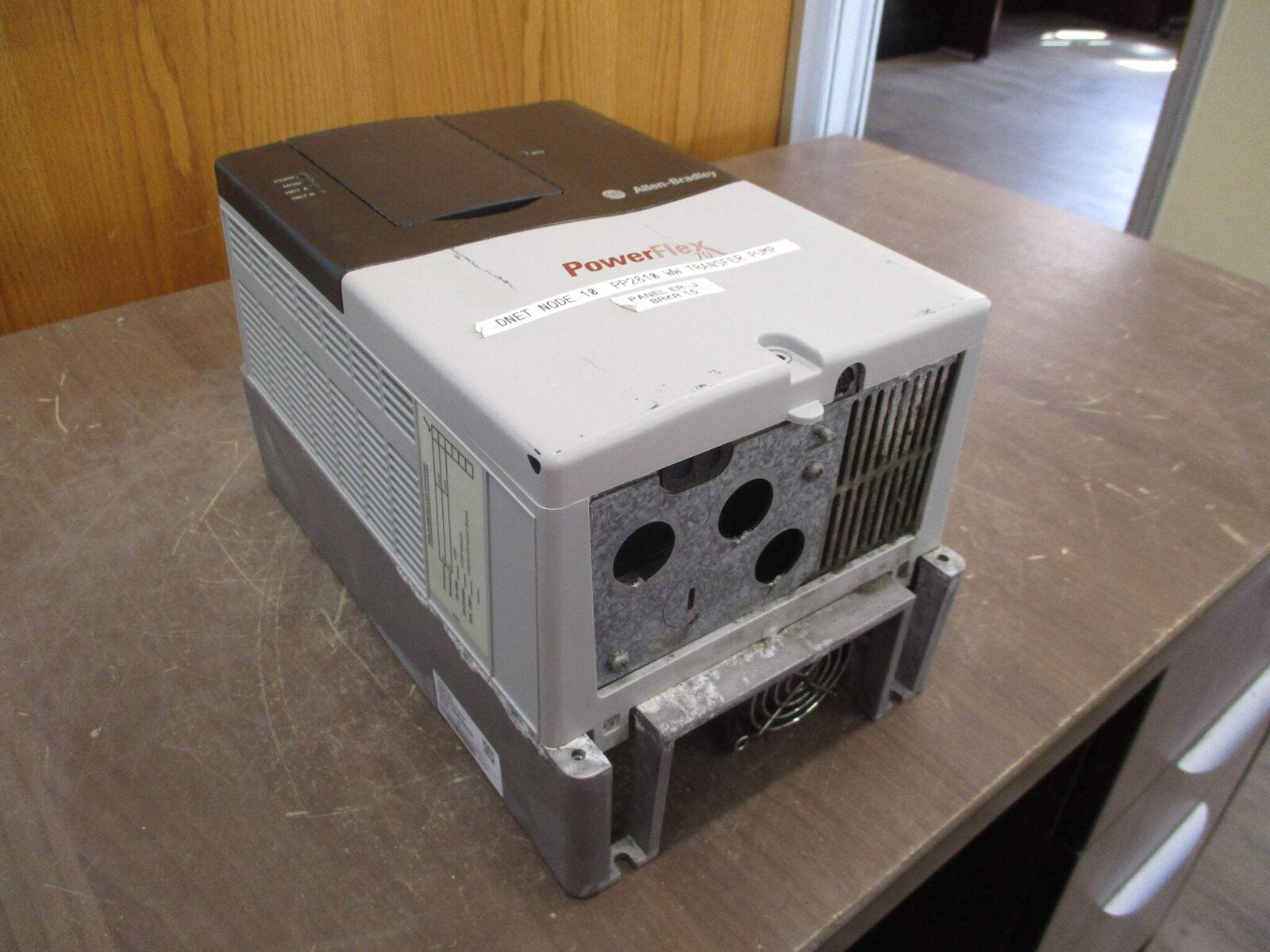 Allen-Bradley PowerFlex 70 AC Drive 20AD011A0AYNANNN 7.5HP 3Ph *No Keypad* Used