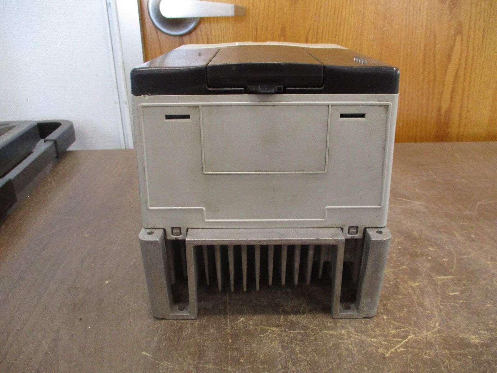 Allen-Bradley PowerFlex 70 AC Drive 20AD8P0A0AYNNNNN 5HP 3Ph *No Keypad* Used