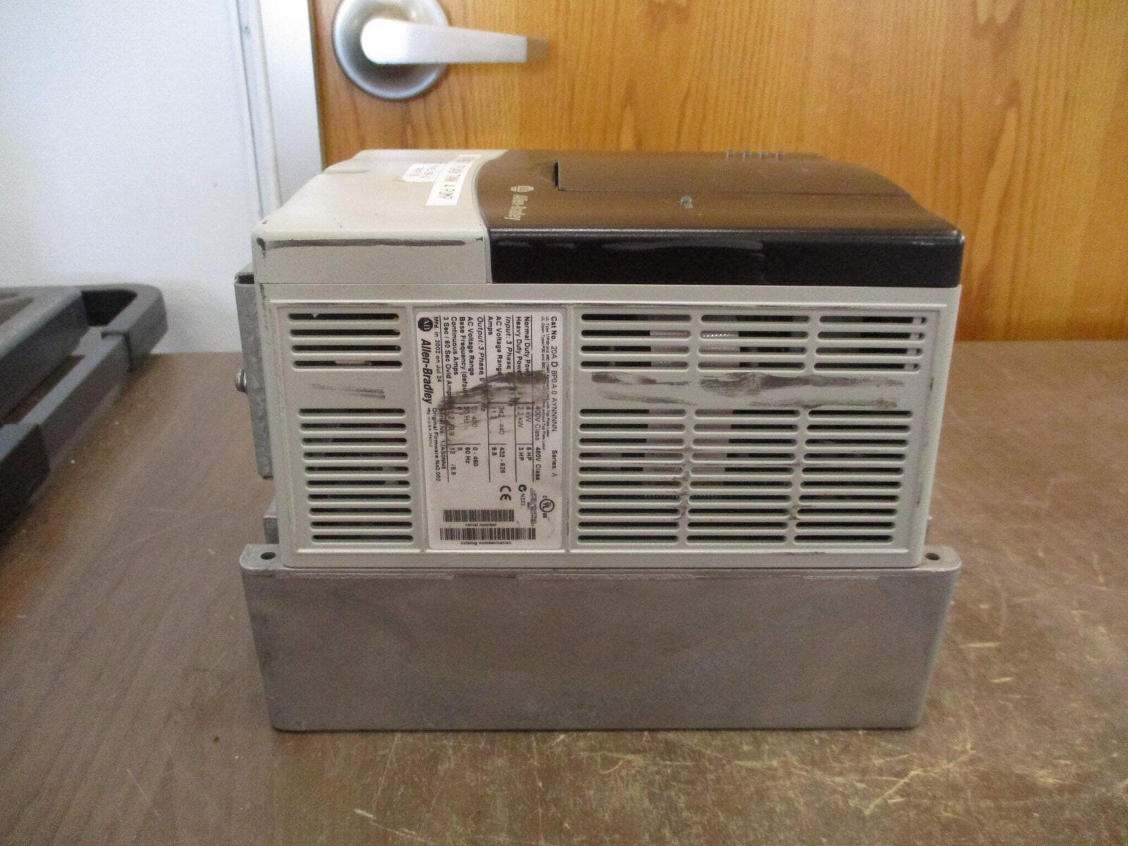 Allen-Bradley PowerFlex 70 AC Drive 20AD8P0A0AYNNNNN 5HP 3Ph *No Keypad* Used