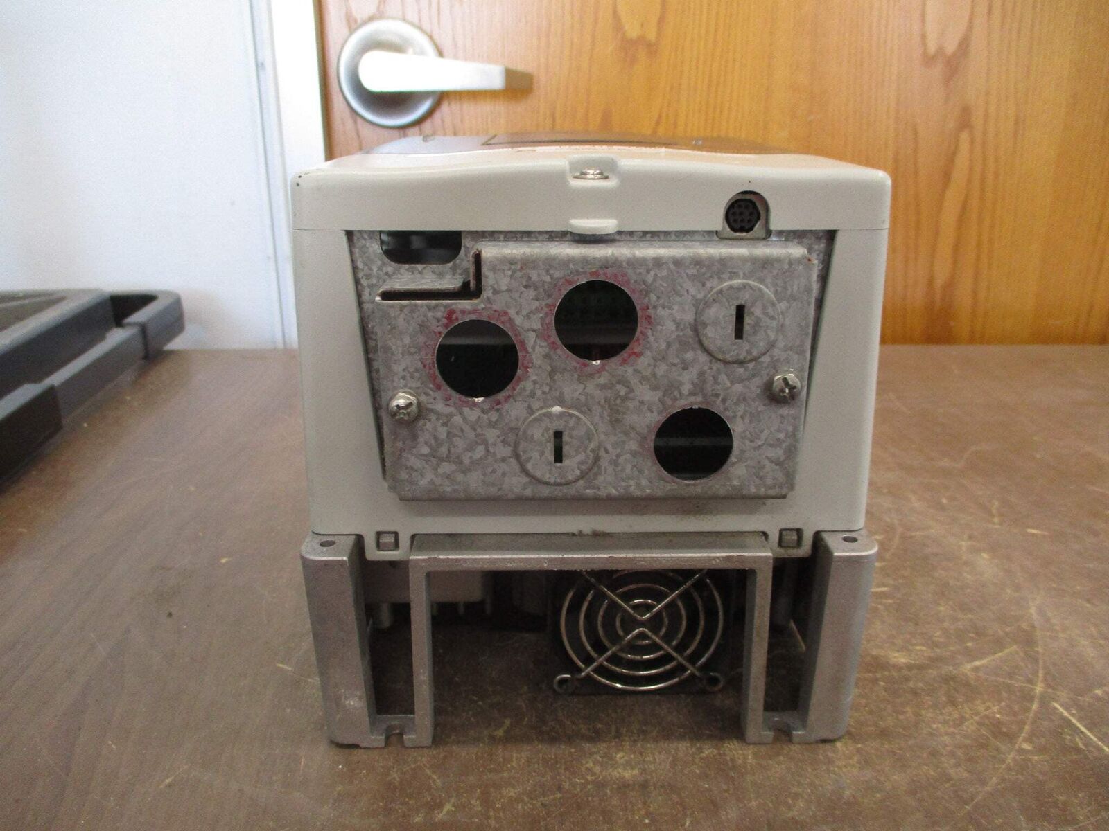 Allen-Bradley PowerFlex 70 AC Drive 20AD8P0A0AYNNNNN 5HP 3Ph *No Keypad* Used