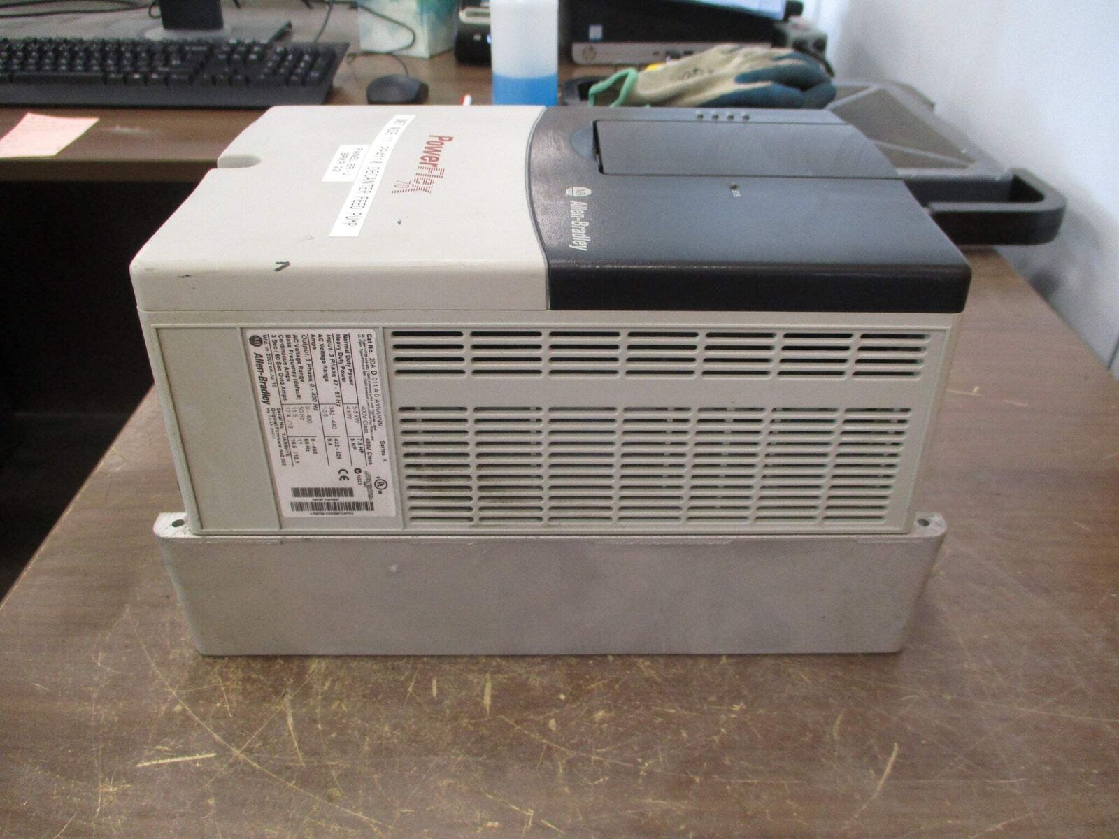Allen-Bradley PowerFlex 70 AC Drive 20AD011A0AYNANNN 7.5HP 3Ph *No Keypad*