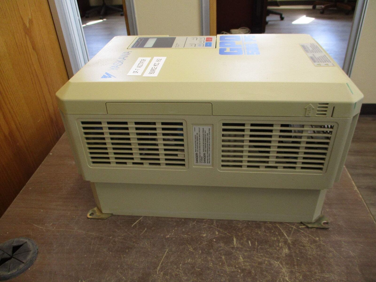 Yaskawa GPD 506/P5 AC Drive CIMR-P5M4011 20HP 3Ph w/ Keypad Used