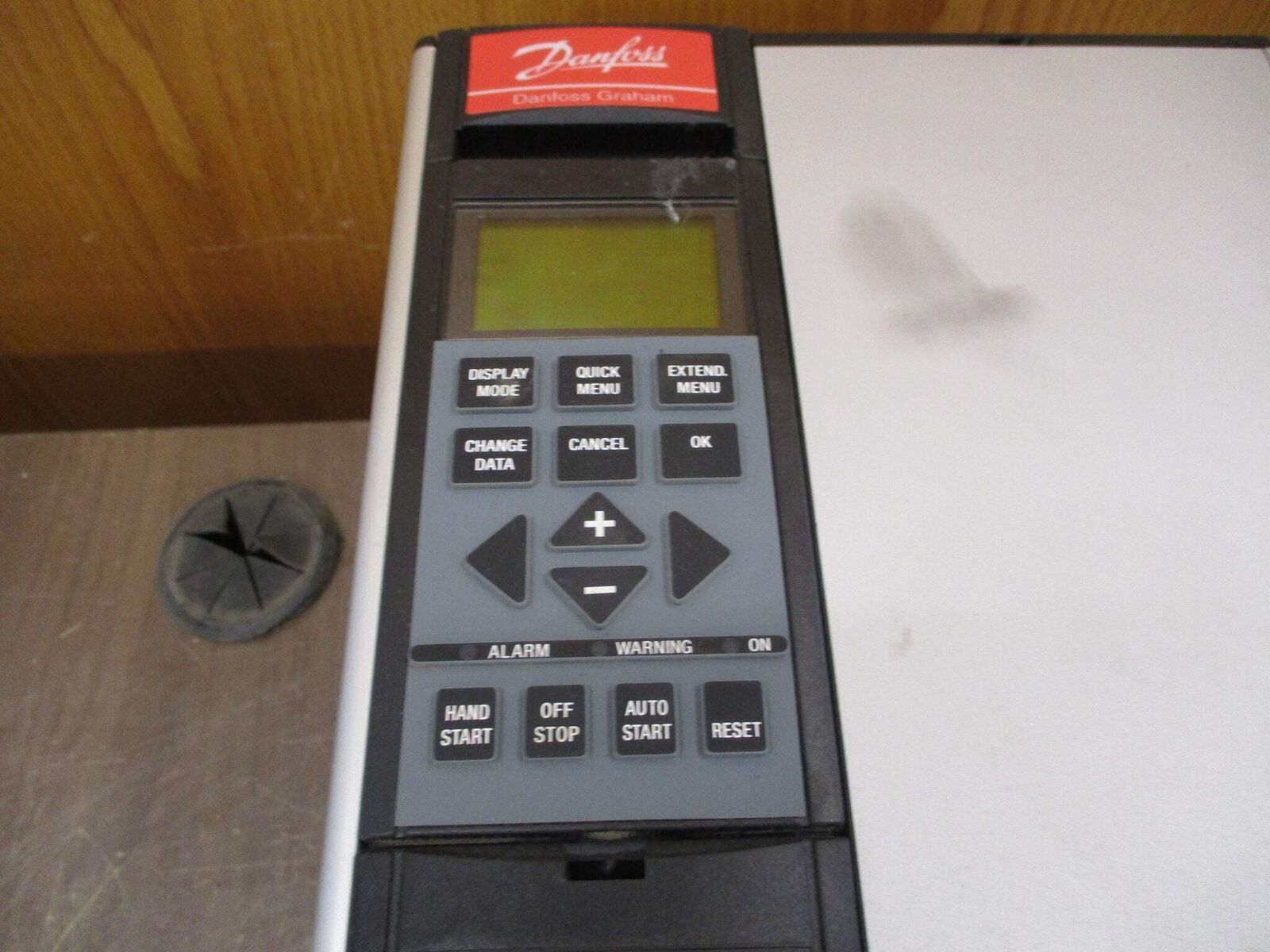 Danfoss VLT 6008 AC Drive 175Z7285 7.5HP 3Ph w/ Disconnect Used