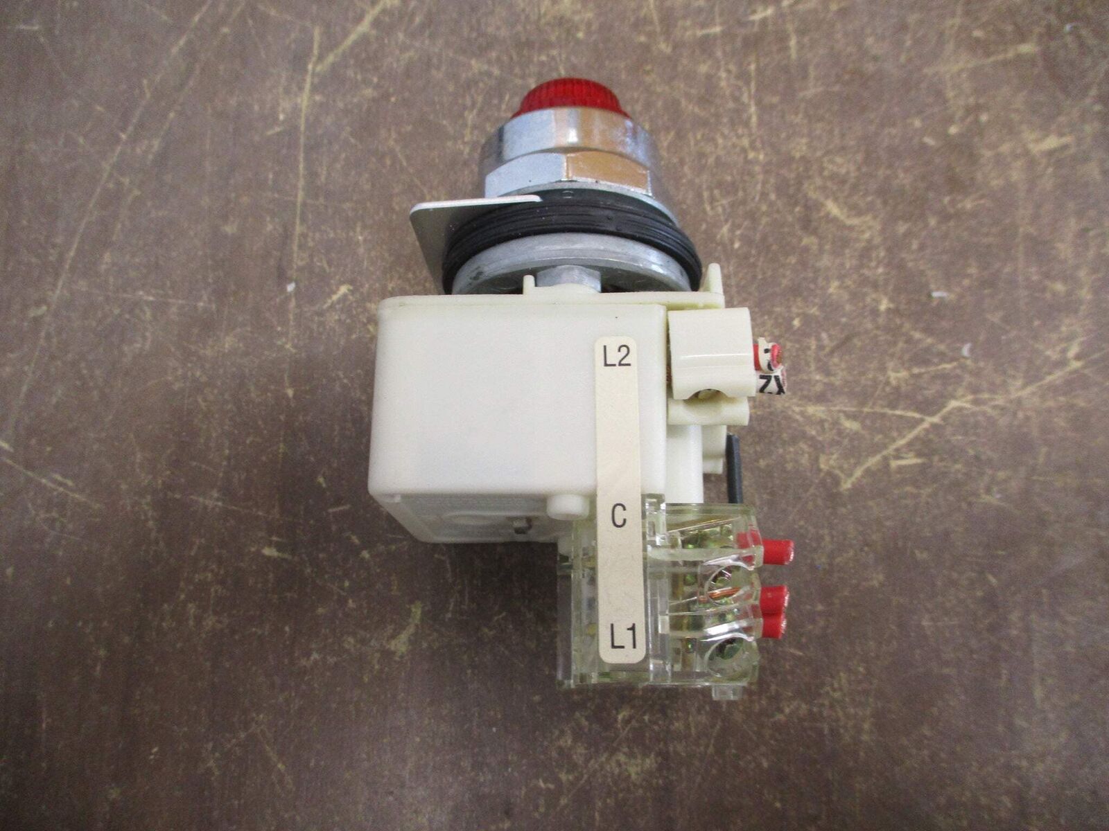 Square D Illuminated Push Button 9001 KM1 Ser. H 110-120V 50-60Hz Red *No Lamp*