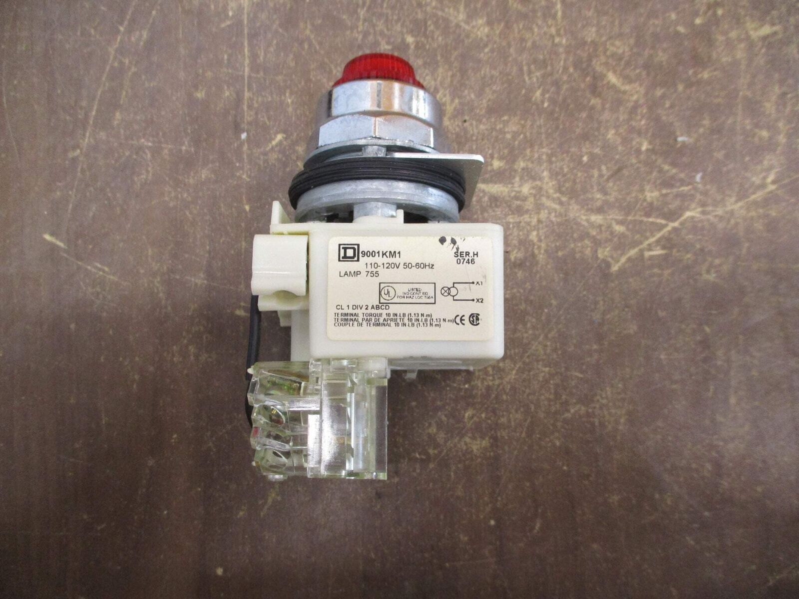Square D Illuminated Push Button 9001 KM1 Ser. H 110-120V 50-60Hz Red *No Lamp*