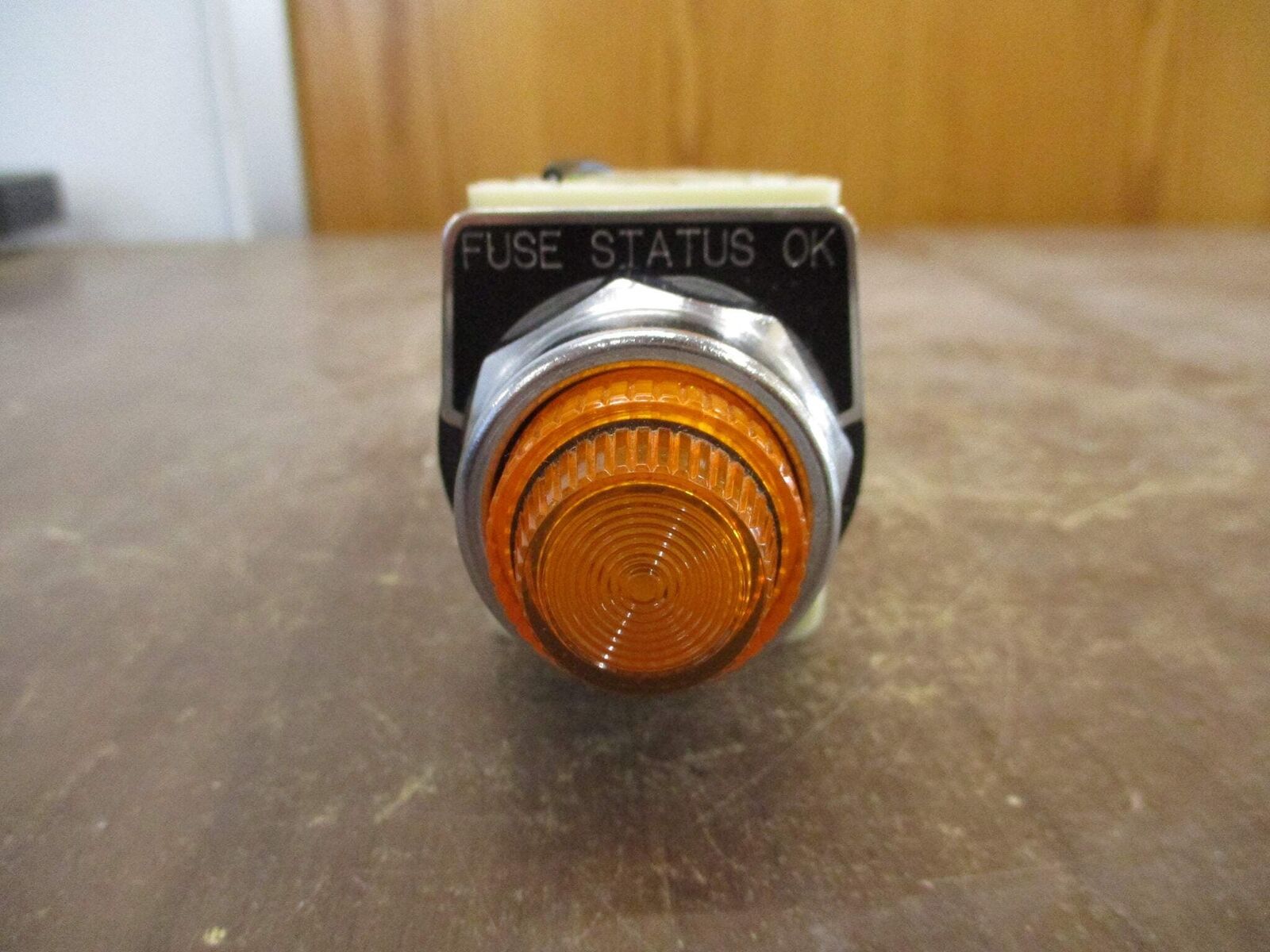 Square D Illuminated Push Button 9001 KM1 Ser. H 110-120V 50-60Hz Amber Used