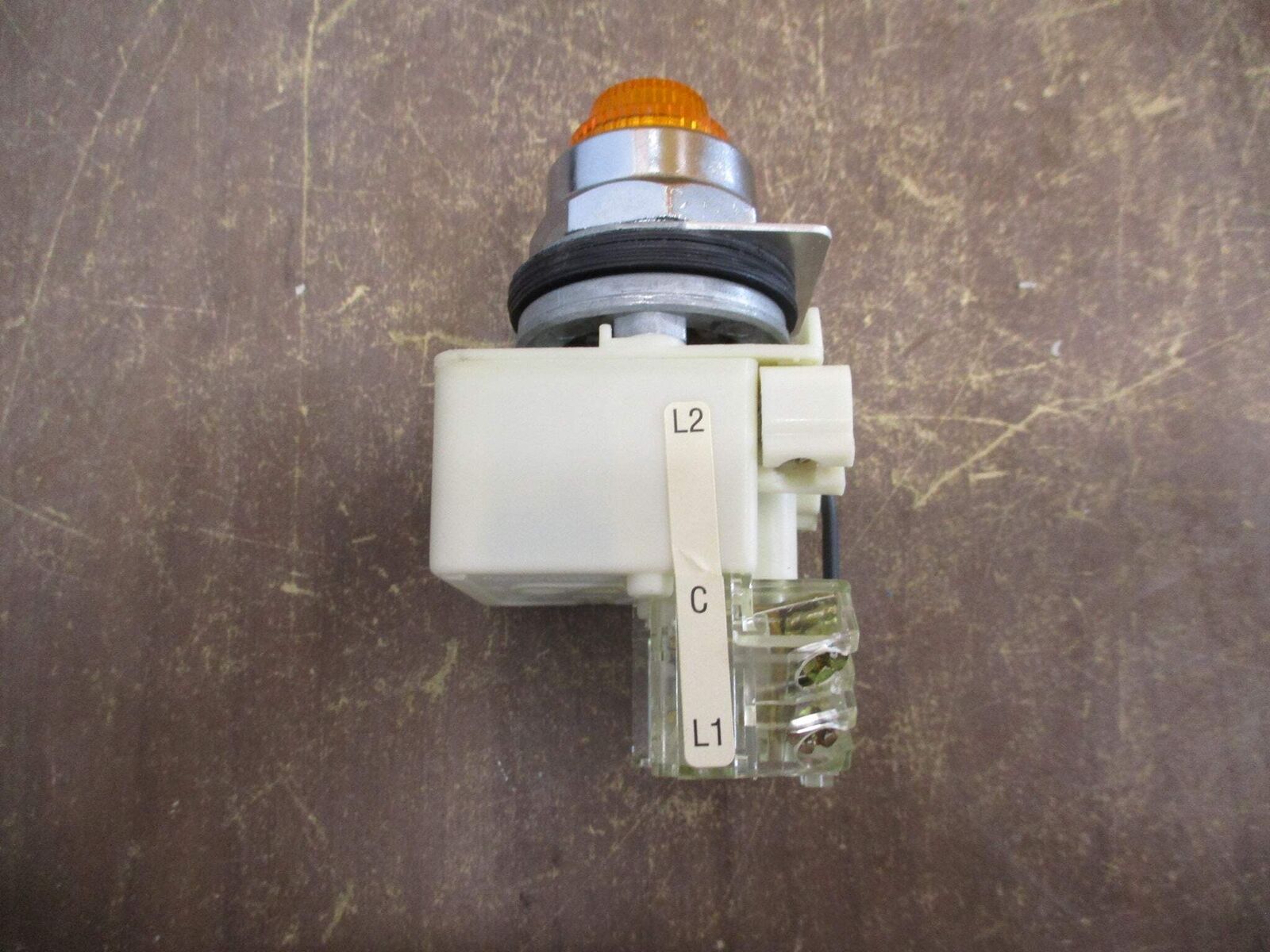 Square D Illuminated Push Button 9001 KM1 Ser. H 110-120V 50-60Hz Amber Used